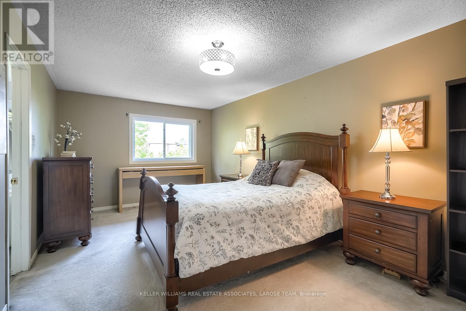 6945 Gracefield Drive, Mississauga, Ontario  L5N 6T9 - Photo 22 - W12201953