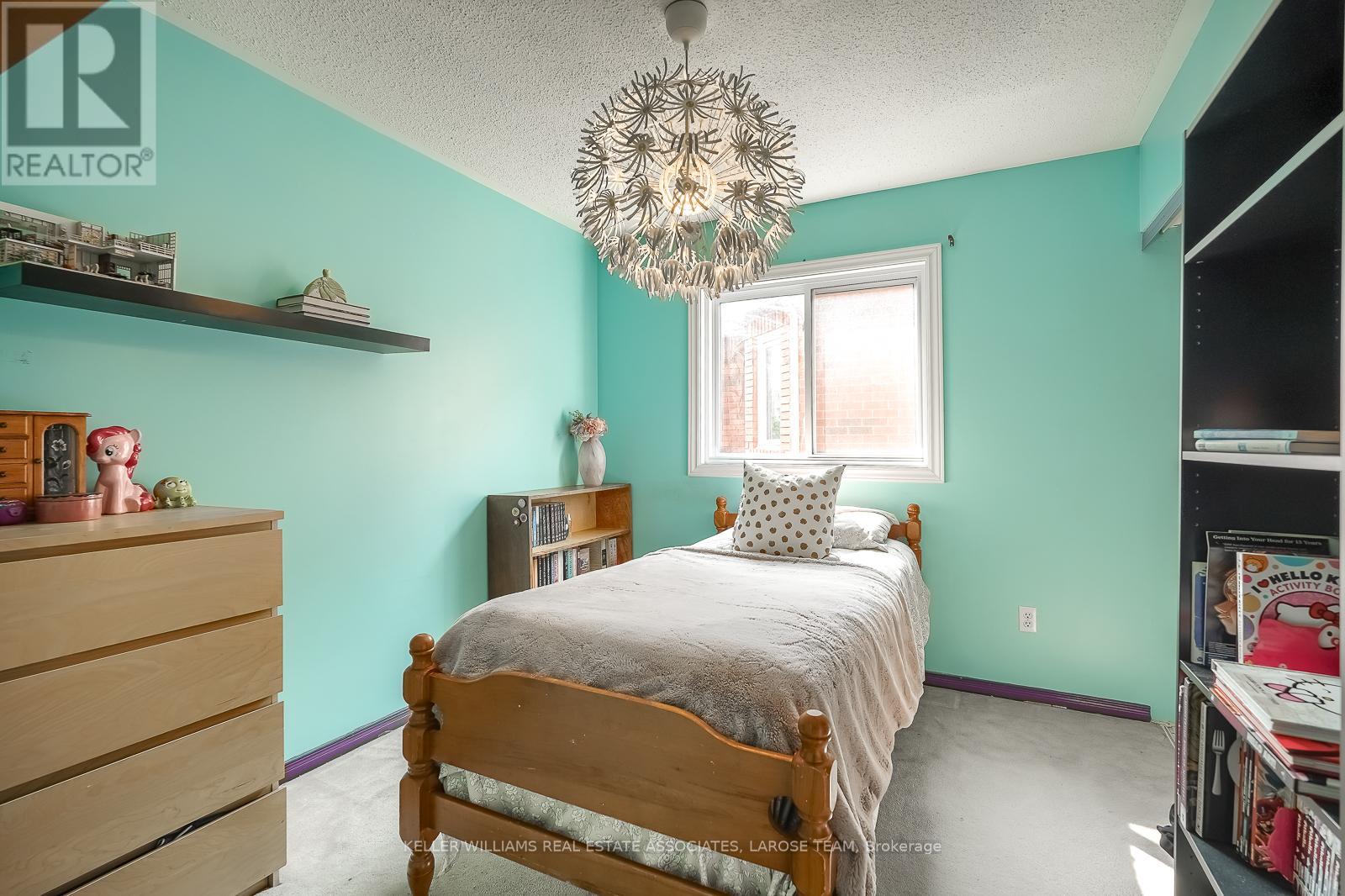 6945 Gracefield Drive, Mississauga, Ontario  L5N 6T9 - Photo 25 - W12201953