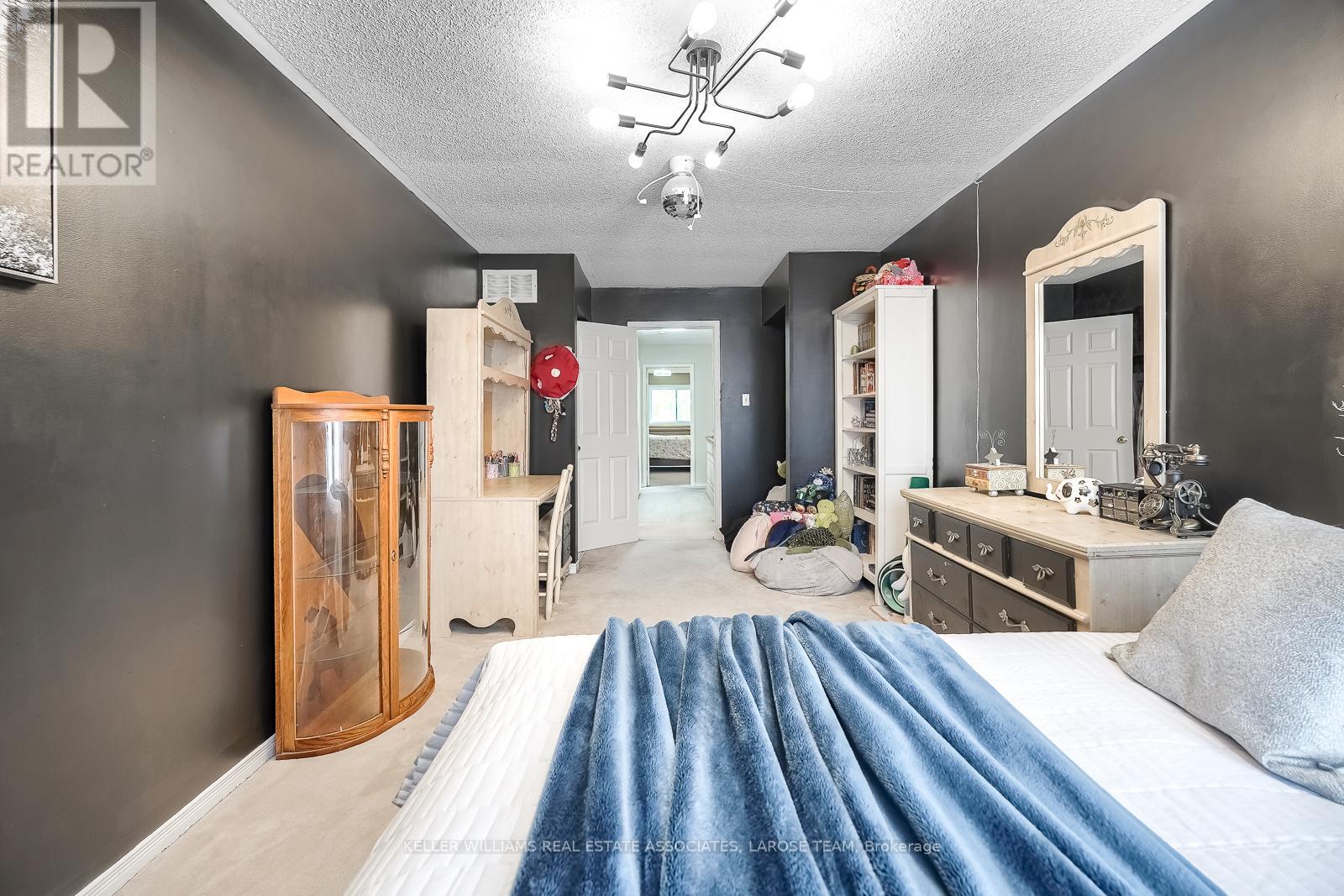 6945 Gracefield Drive, Mississauga, Ontario  L5N 6T9 - Photo 27 - W12201953