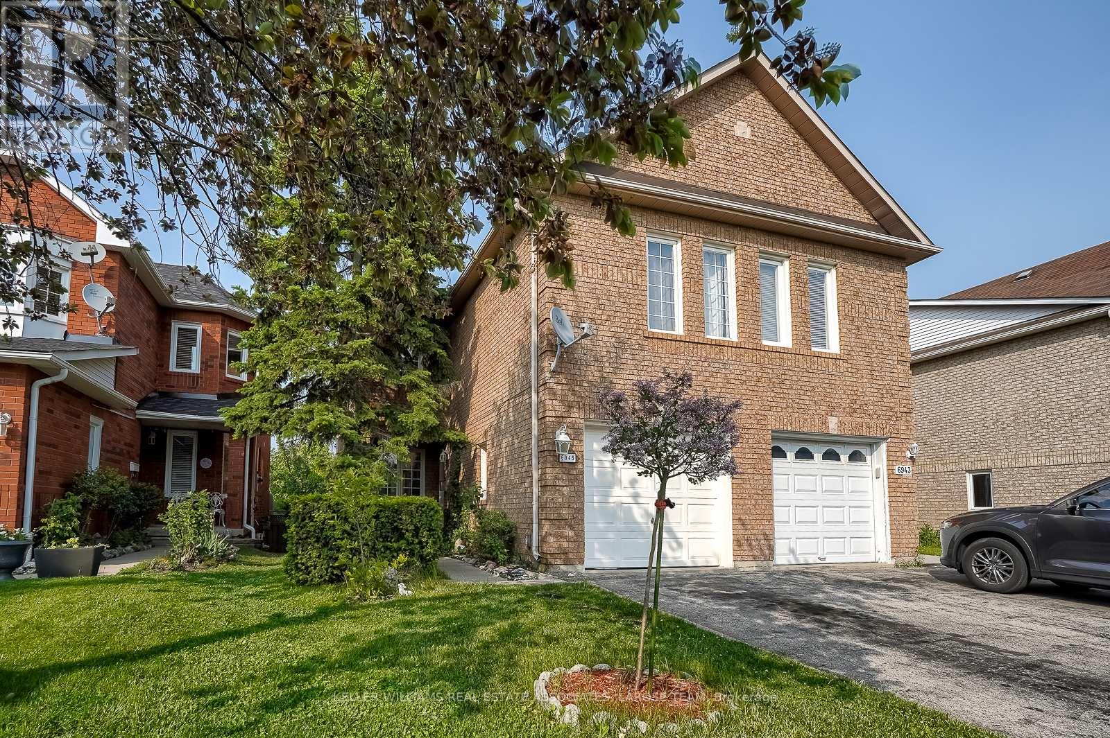 6945 Gracefield Drive, Mississauga, Ontario  L5N 6T9 - Photo 3 - W12201953