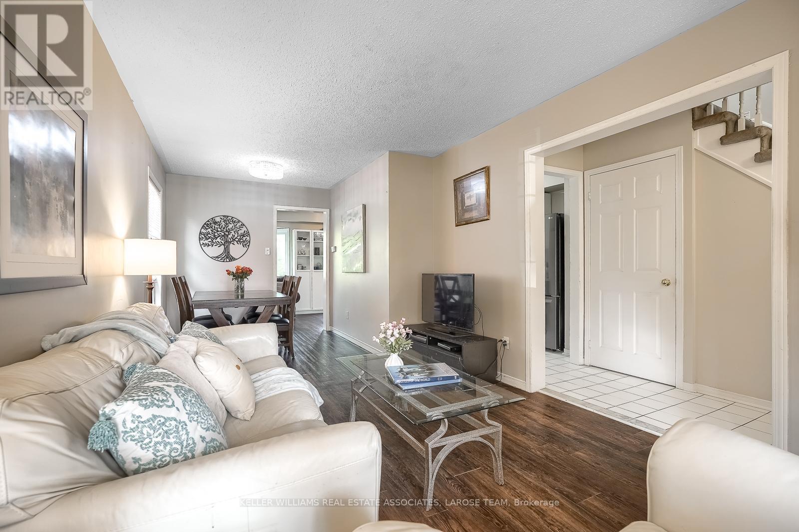 6945 Gracefield Drive, Mississauga (Lisgar), Ontario  L5N 6T9 - Photo 8 - W12201953
