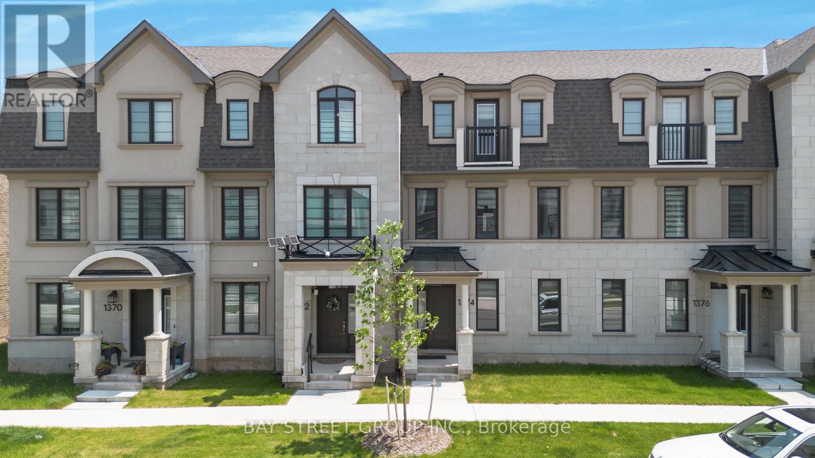 1374 Ripplewood Avenue, Oakville, Ontario  L6M 4L8 - Photo 1 - W12201967