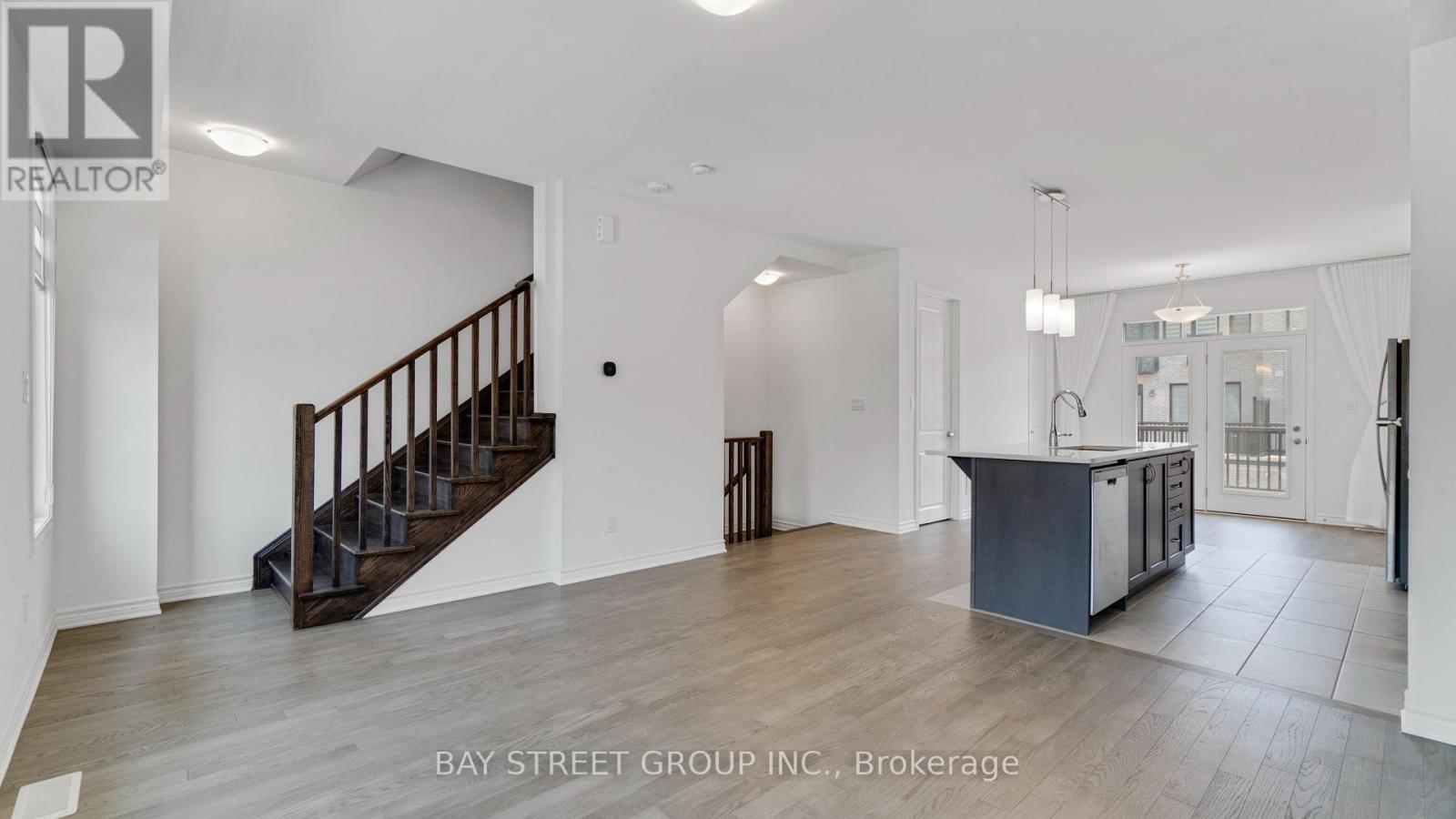 1374 Ripplewood Avenue, Oakville, Ontario  L6M 4L8 - Photo 12 - W12201967