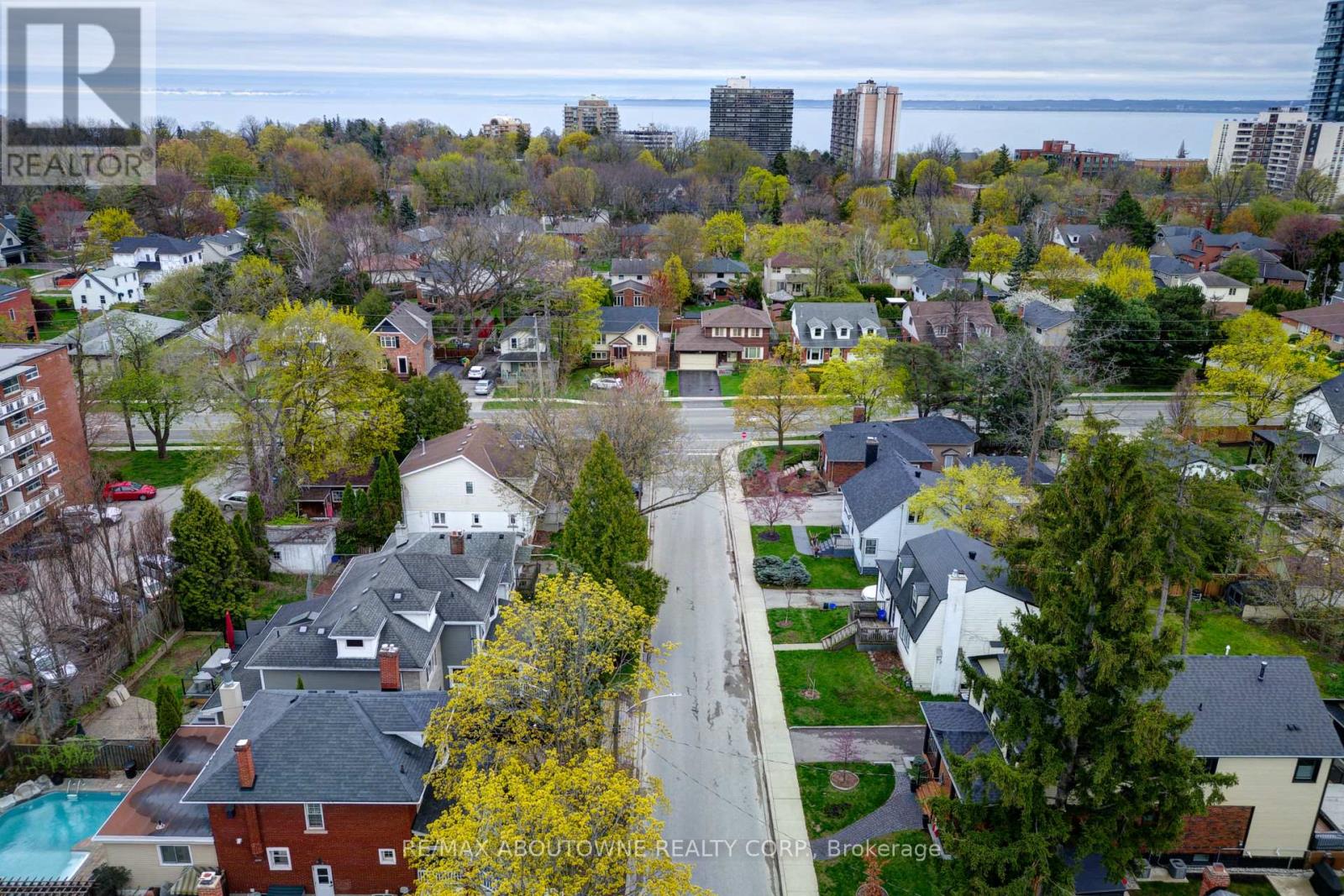 469 Woodland Avenue, Burlington, Ontario  L7R 2S2 - Photo 35 - W12202011