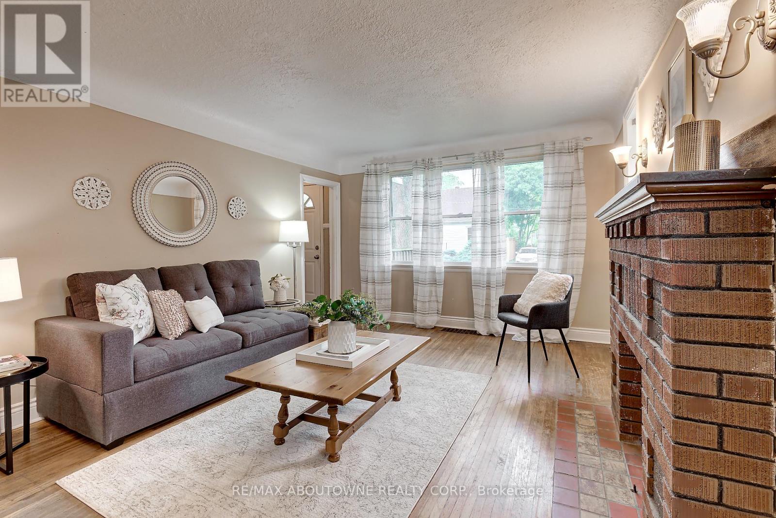 469 Woodland Avenue, Burlington, Ontario  L7R 2S2 - Photo 8 - W12202011