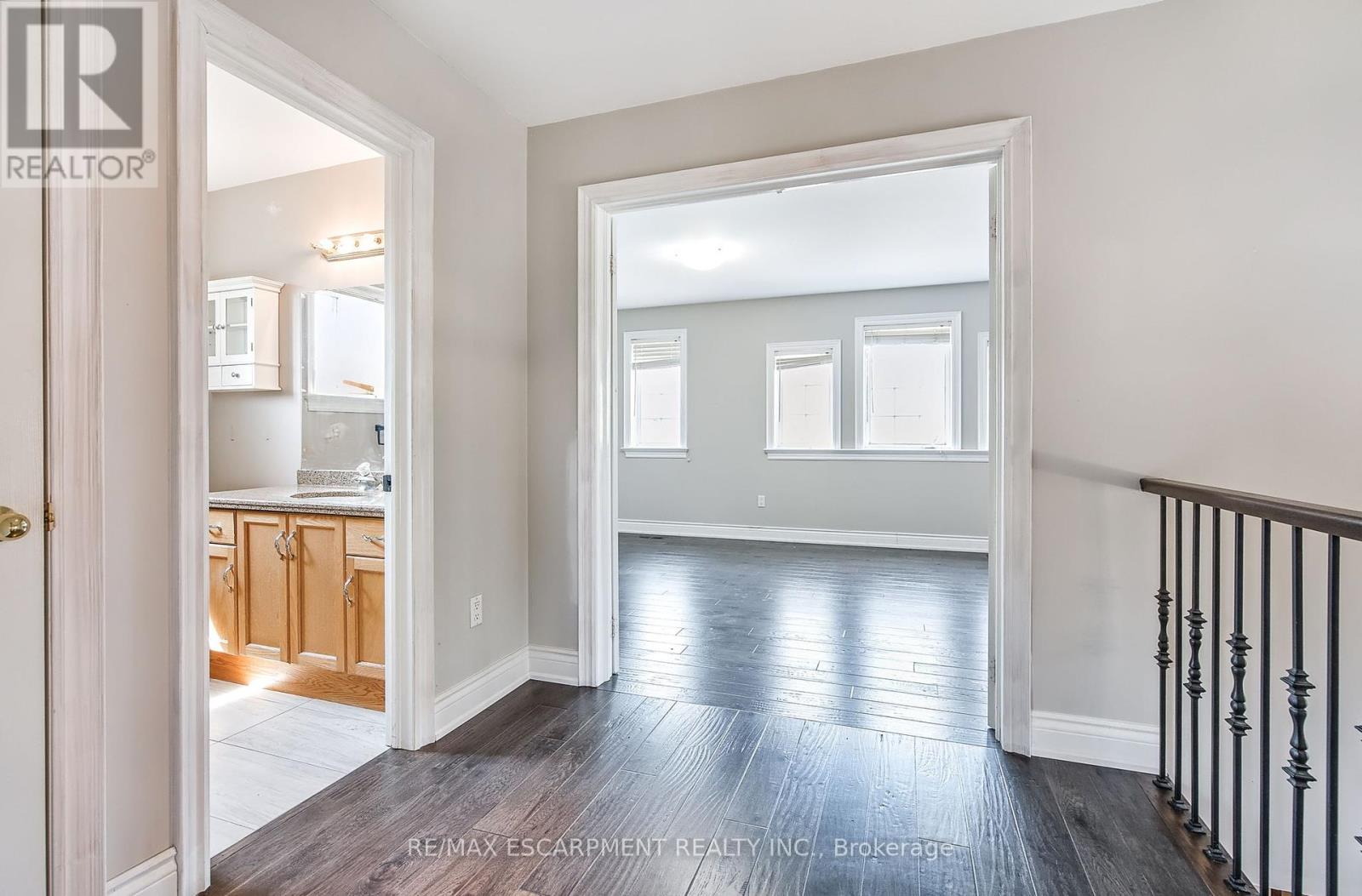 573 Enfield Road, Burlington, Ontario  L7T 2X5 - Photo 13 - W12202082