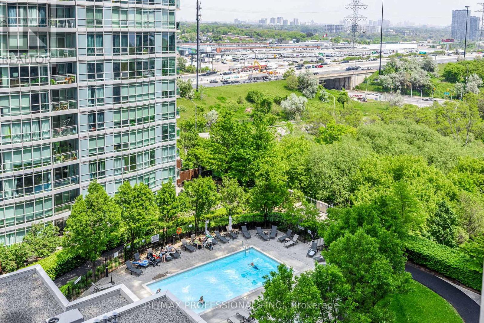 1132 - 165 Legion Road N, Toronto, Ontario  M8Y 0B3 - Photo 25 - W12202112