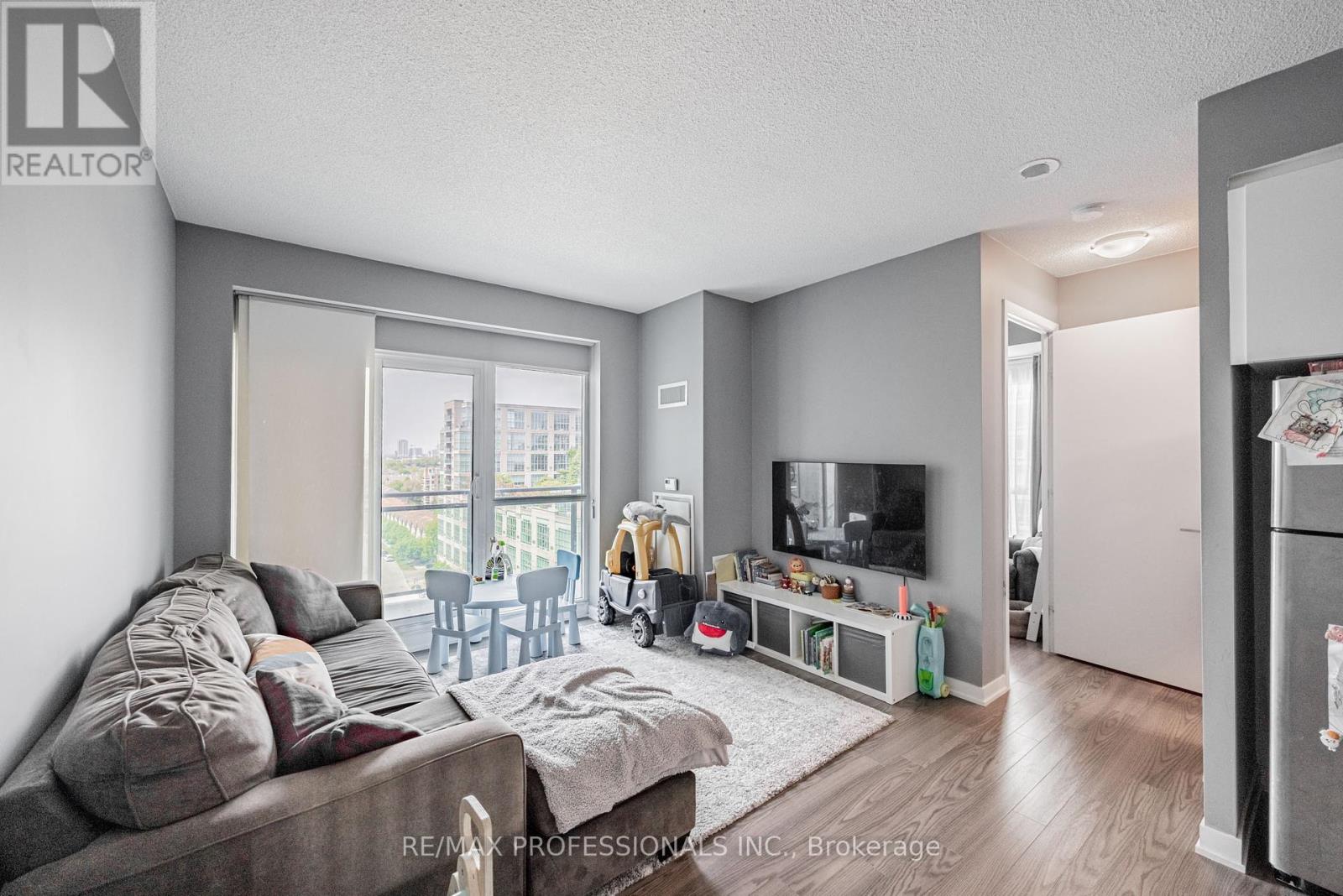 1132 - 165 Legion Road N, Toronto, Ontario  M8Y 0B3 - Photo 5 - W12202112