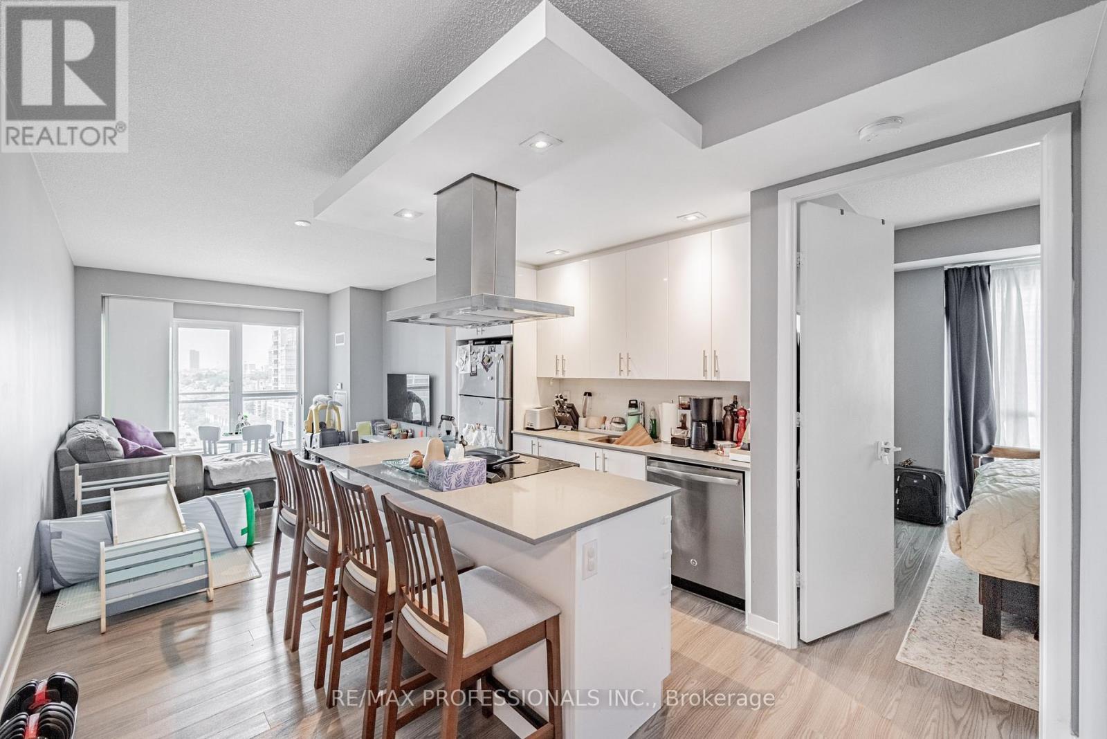 1132 - 165 Legion Road N, Toronto, Ontario  M8Y 0B3 - Photo 8 - W12202112