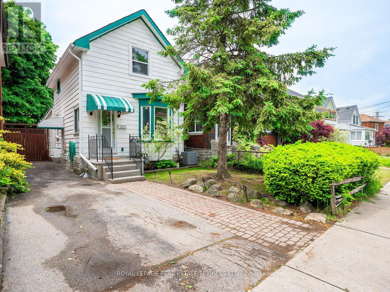 135 Bernice Crescent, Toronto (Rockcliffe-Smythe), Ontario  M6N 1X3 - Photo 2 - W12202124