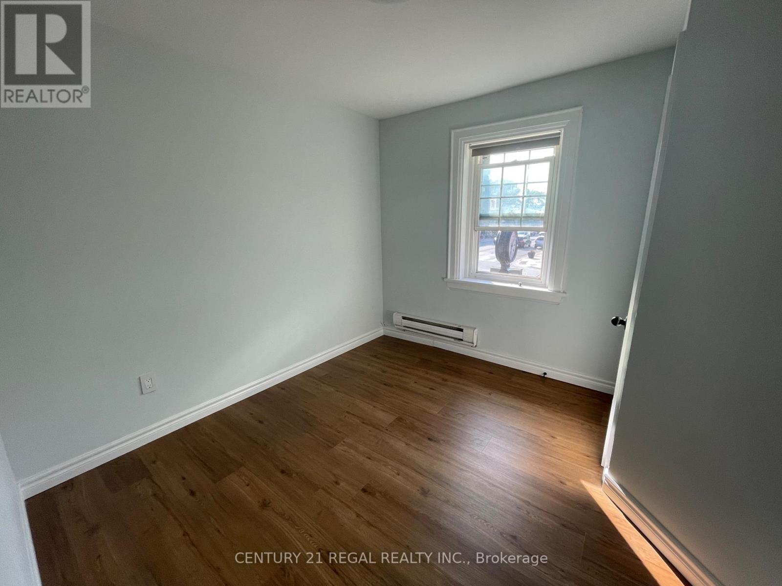 215 B - 215 Queen Street S, Mississauga, Ontario  L5M 1L6 - Photo 5 - W12202125