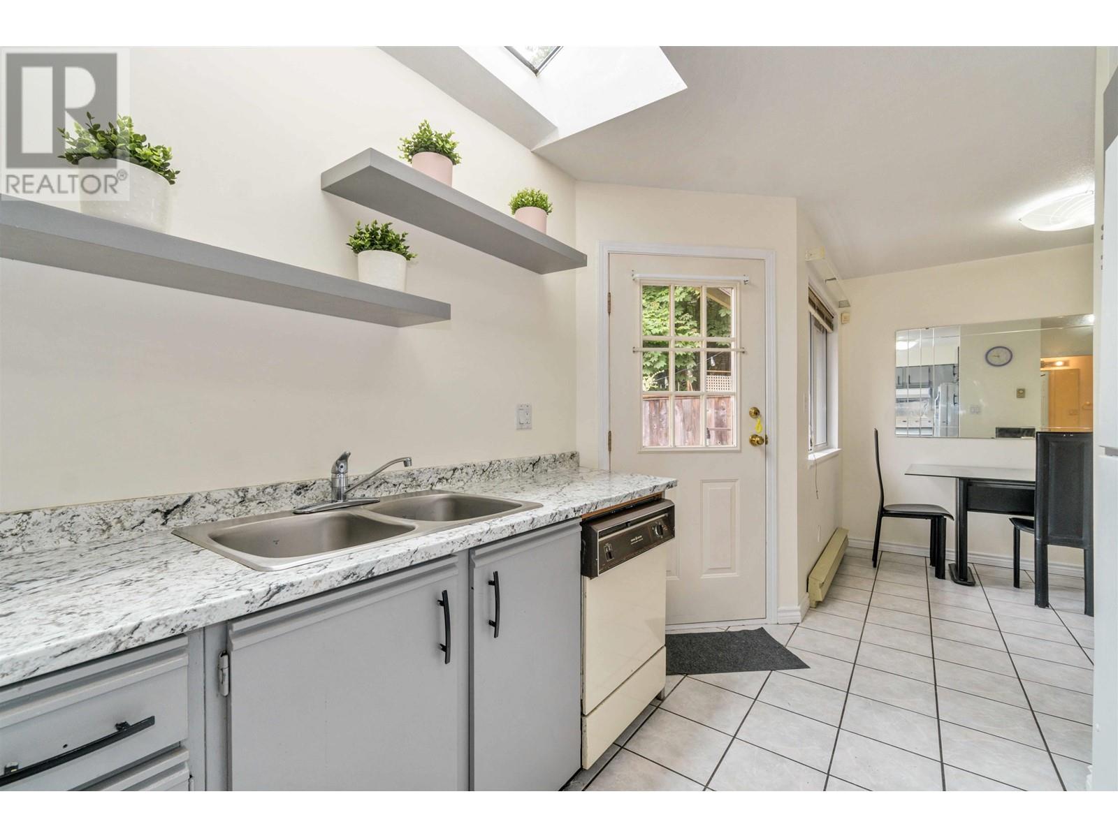 Listing Picture 13 of 23 : 4 7131 GARDEN CITY ROAD, Richmond / 烈治文 - 魯藝地產 Yvonne Lu Group - MLS Medallion Club Member