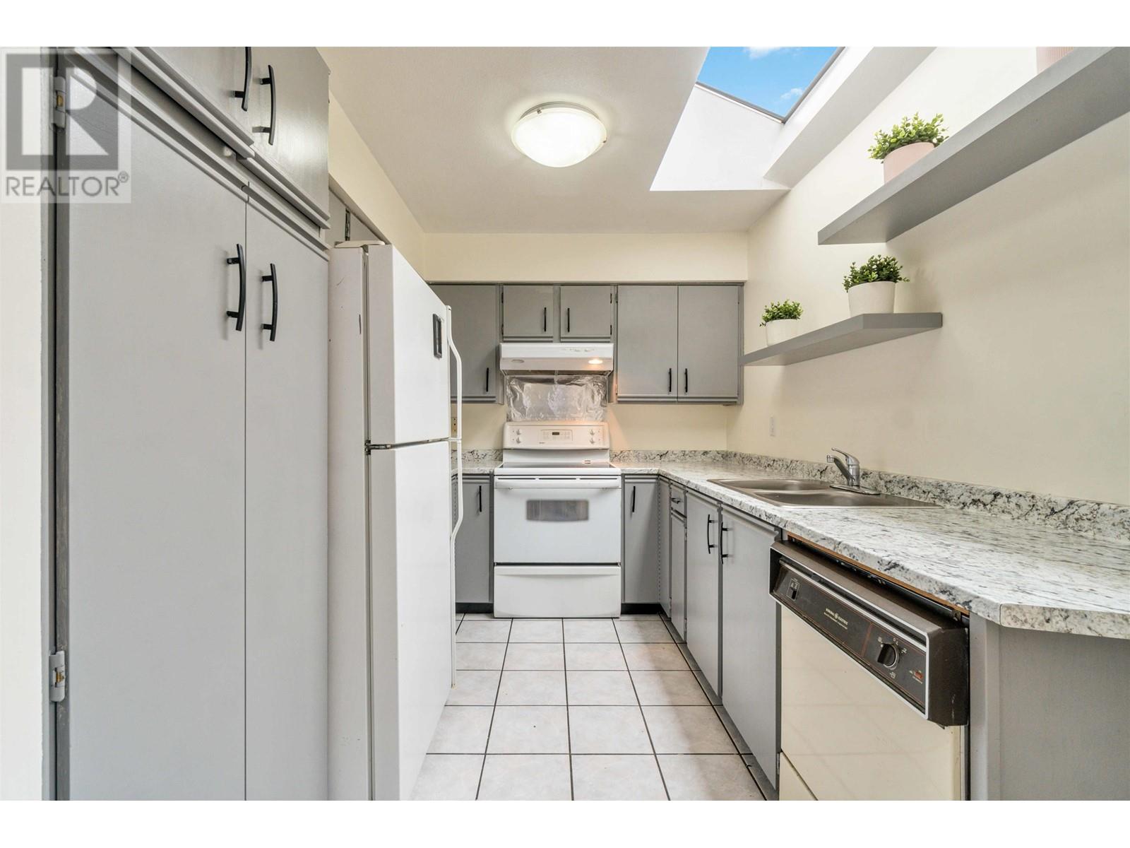Listing Picture 11 of 23 : 4 7131 GARDEN CITY ROAD, Richmond / 烈治文 - 魯藝地產 Yvonne Lu Group - MLS Medallion Club Member