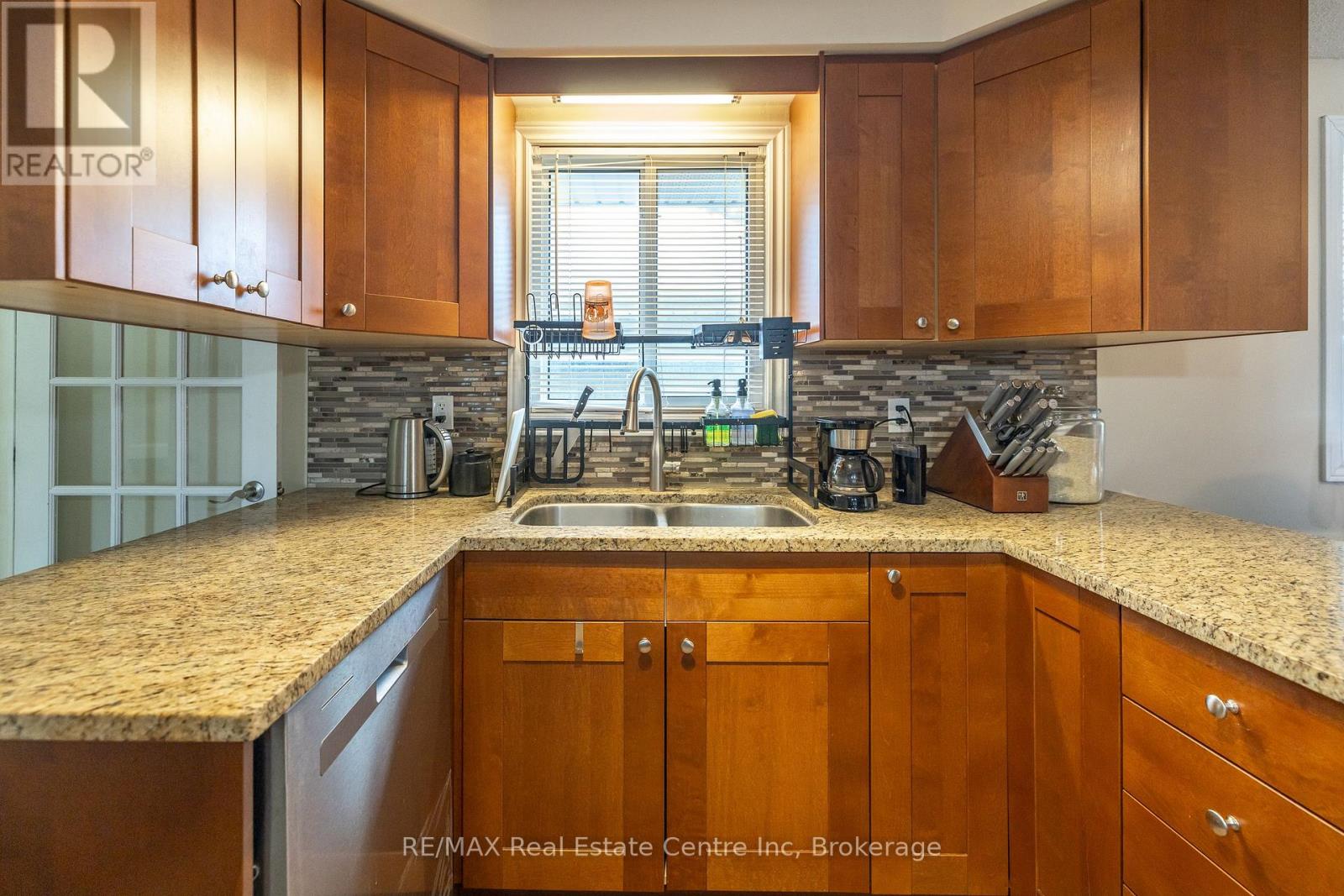 461 Strasburg Road, Kitchener, Ontario N2E 1P1 - Photo 12 - X12202135