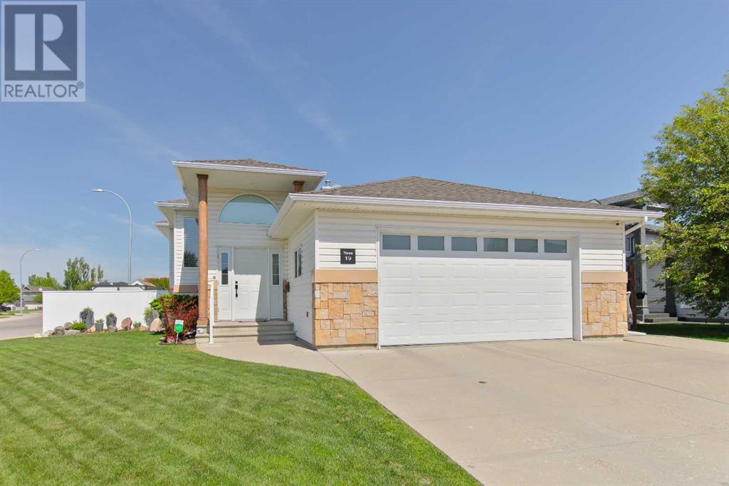 319 Cougar Way N, Lethbridge, Alberta