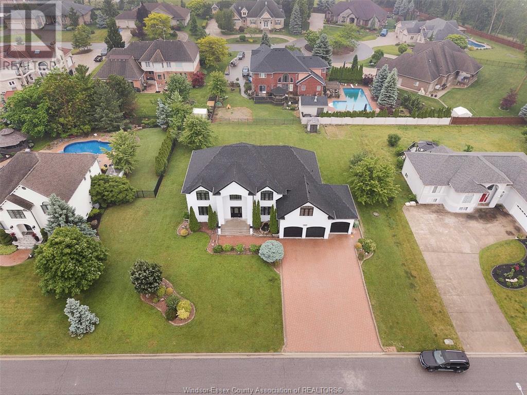 2865 Trafalgar Court, Tecumseh, Ontario  N0R 1L0 - Photo 4 - 25014353