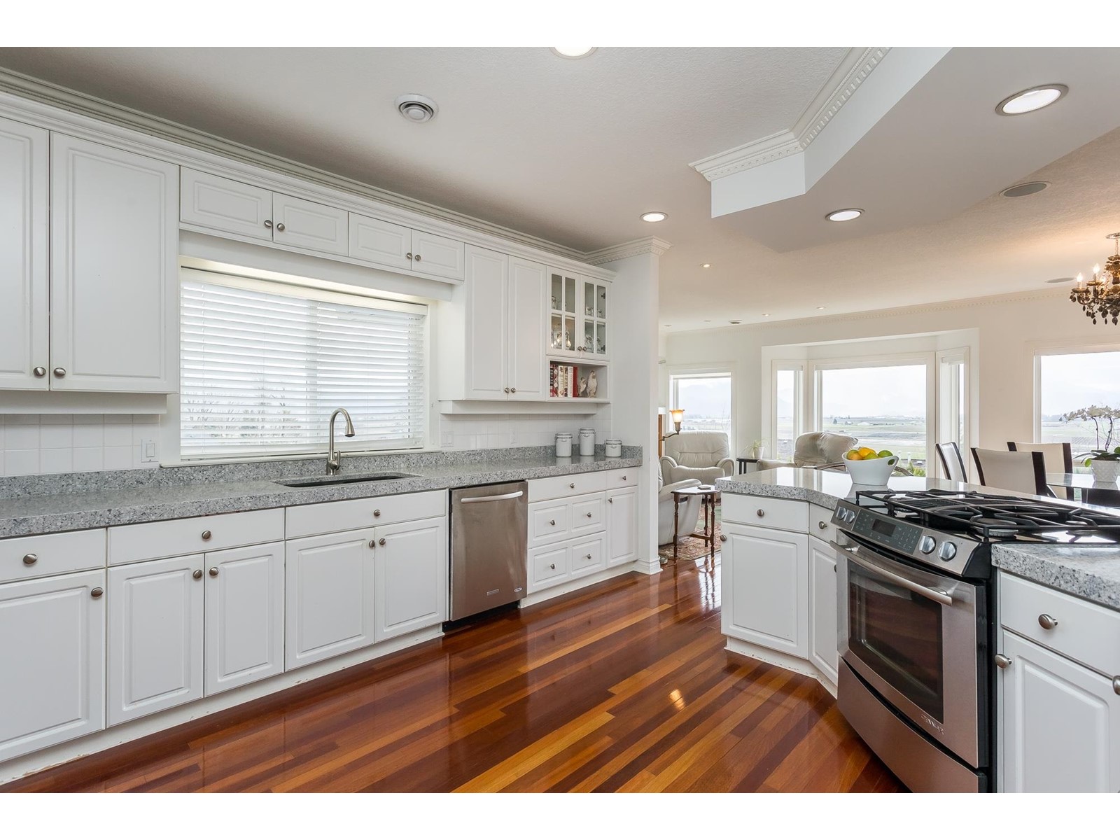 Property at 34980 SKYLINE DRIVE image 4