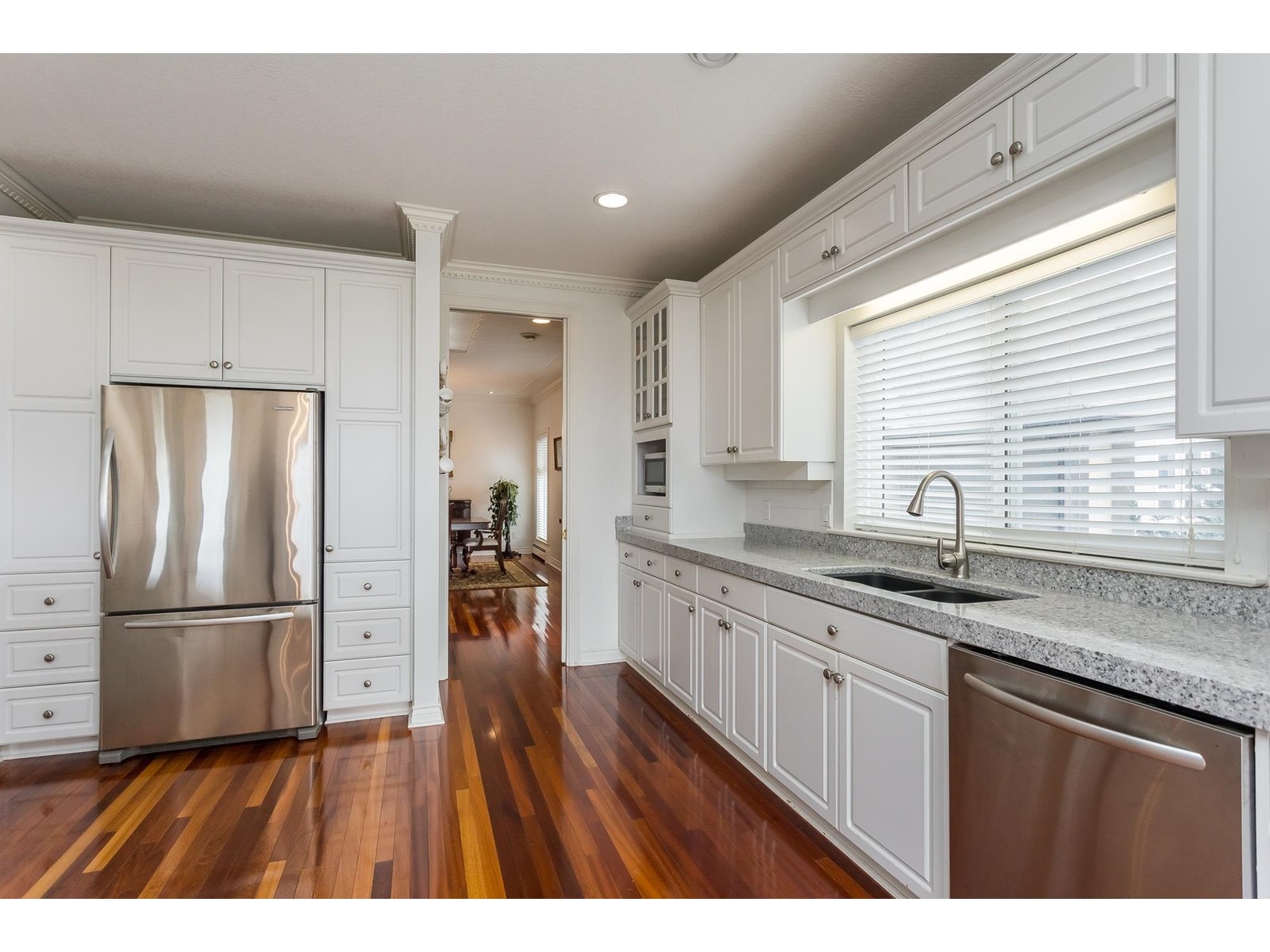 34980 Skyline Drive, Abbotsford, British Columbia  V2S 5C5 - Photo 3 - R3007876