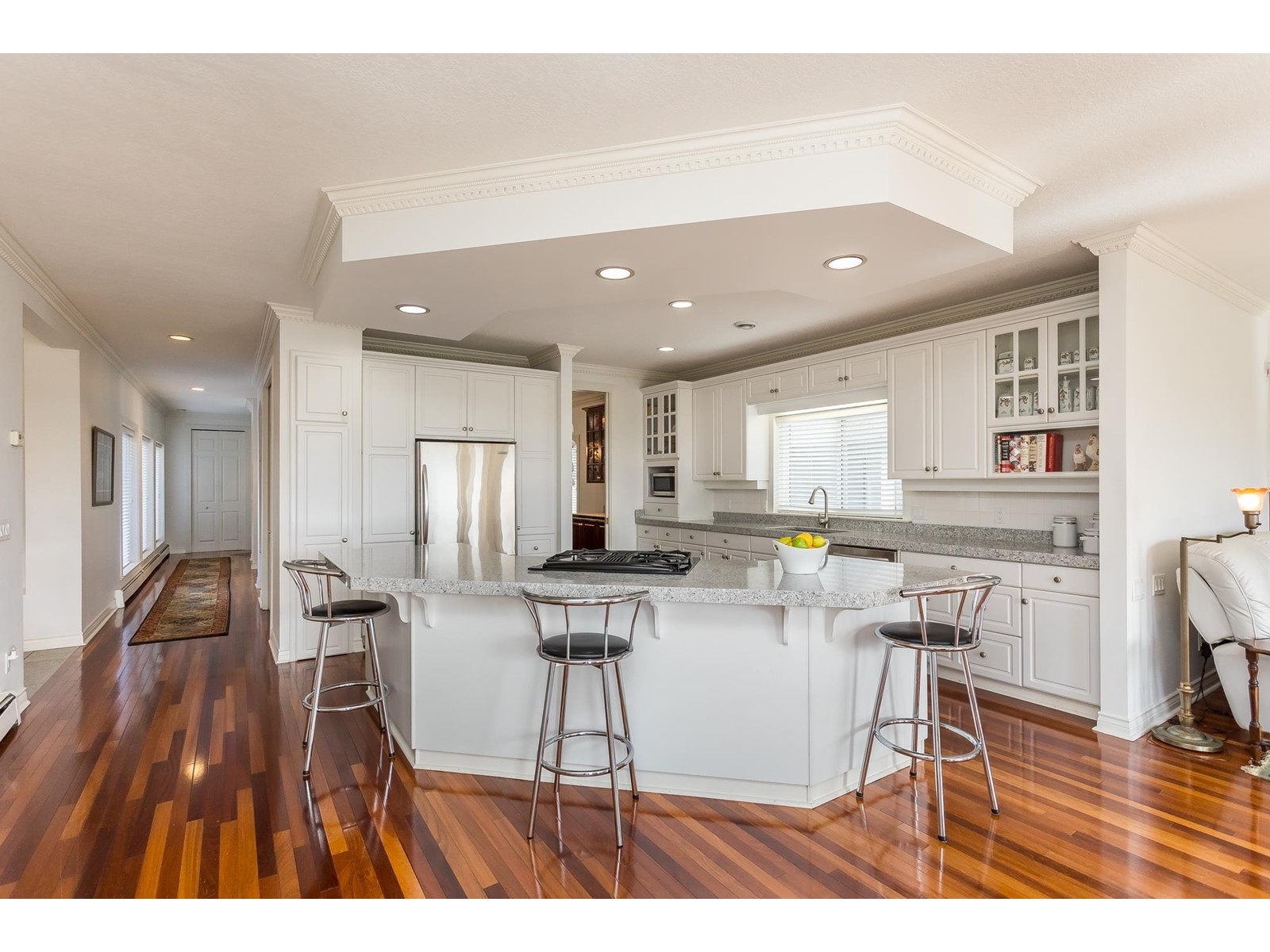 Property at 34980 SKYLINE DRIVE image 2