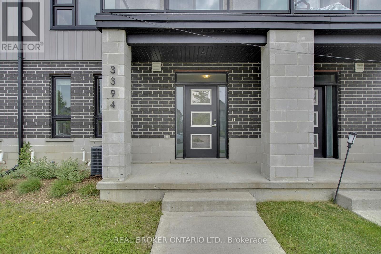 Photo 4 of 39 for 80 - 3394 Singleton Avenue