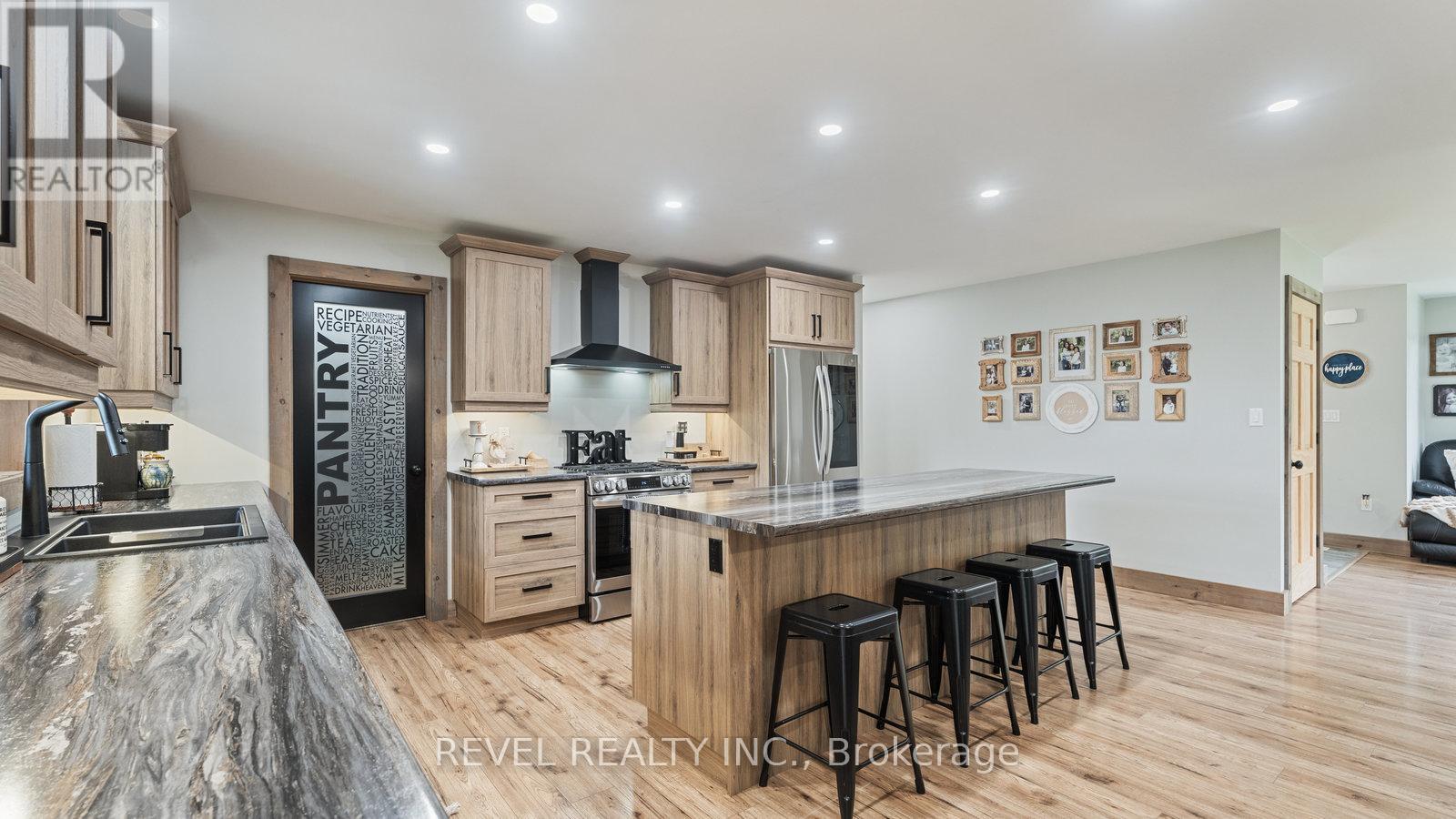 6 Kings Lane, Brant, Ontario  N0E 1R0 - Photo 14 - X12201920