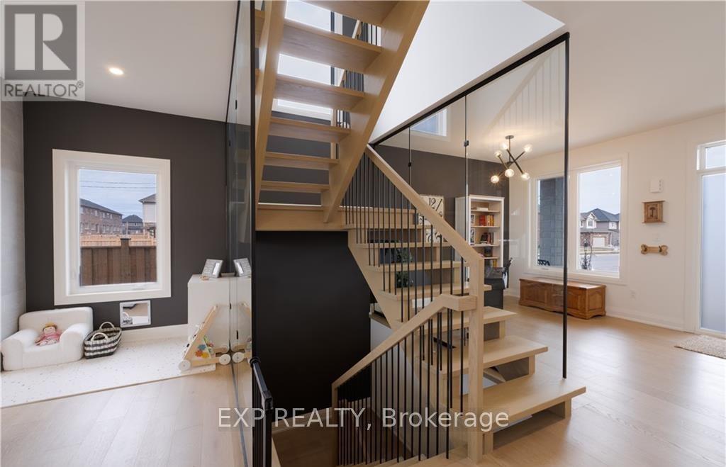81 Homestead Way, Thorold, Ontario  L2V 0J8 - Photo 7 - X12201963