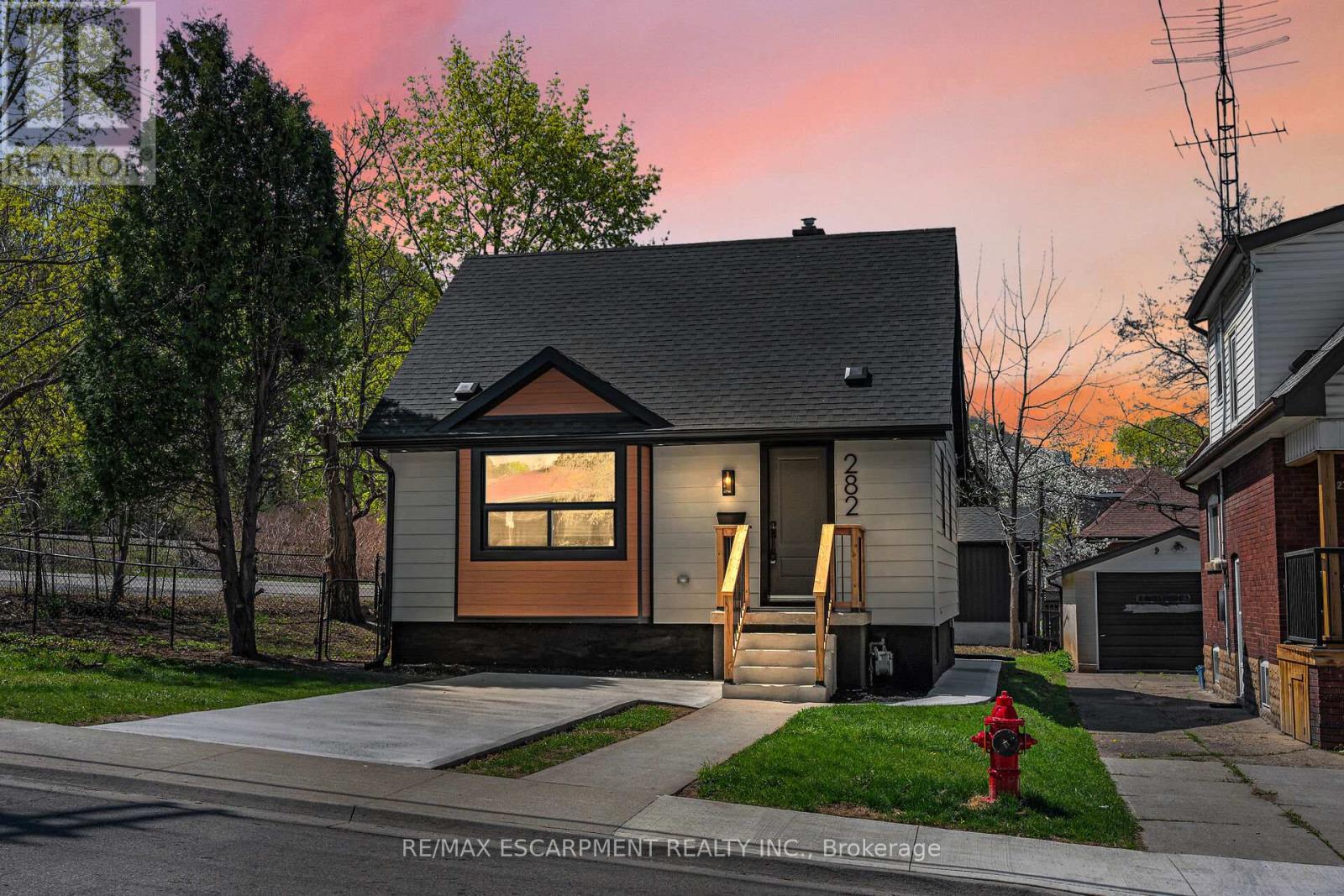 282 Ottawa Street S, Hamilton, Ontario  L8K 2G1 - Photo 4 - X12201965