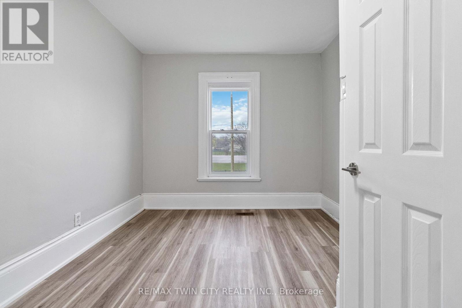 Upper - 55 Richmond Street, Brantford, Ontario  N3T 3Y4 - Photo 12 - X12202032