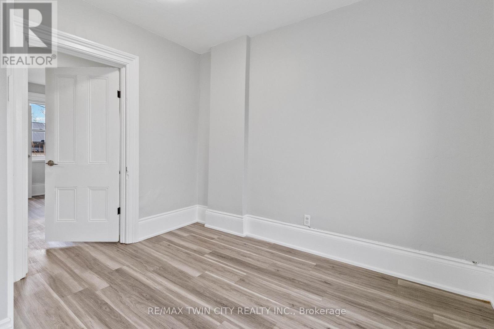 Upper - 55 Richmond Street, Brantford, Ontario  N3T 3Y4 - Photo 14 - X12202032