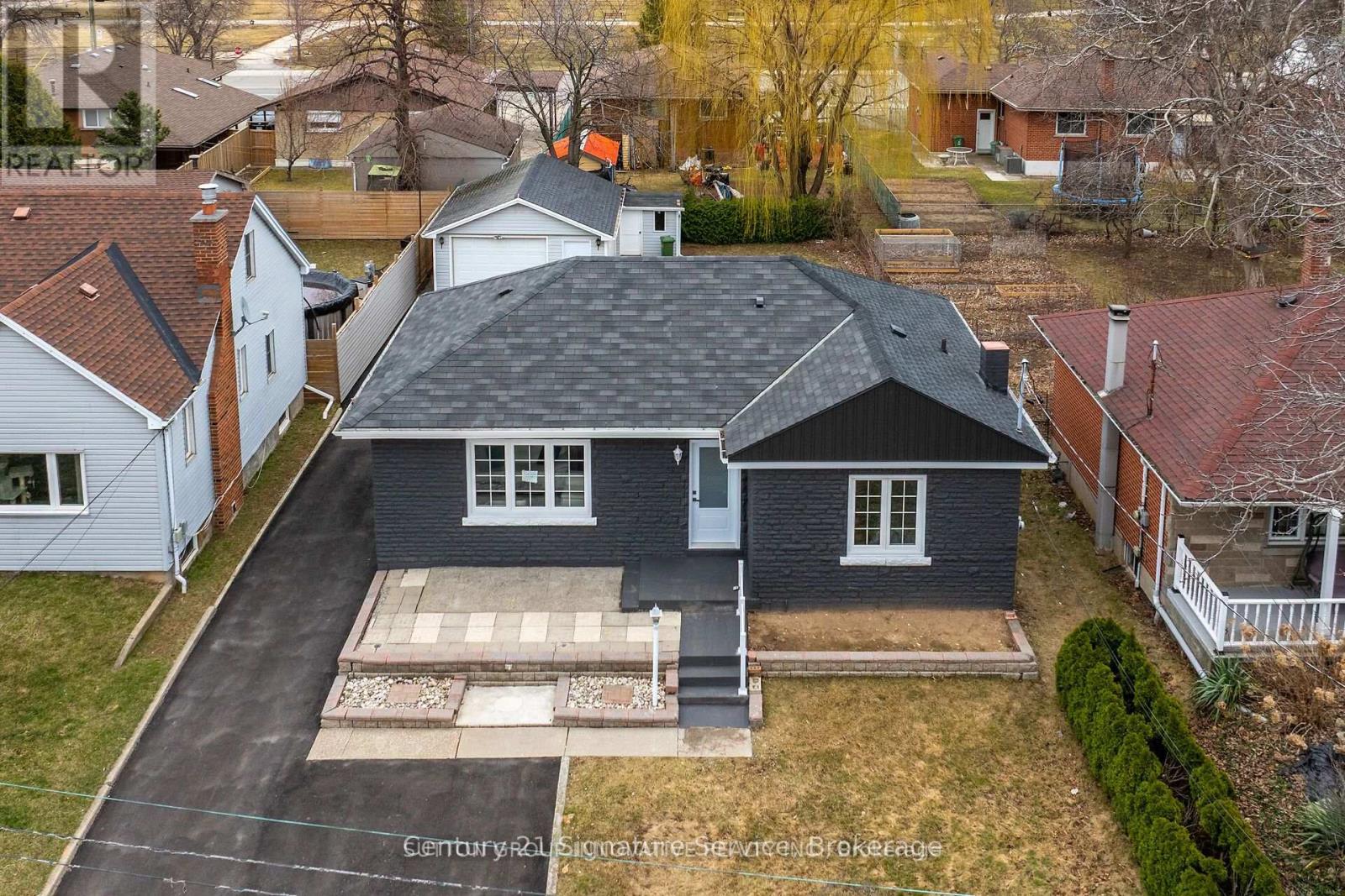 346 Pottruff Road N, Hamilton, Ontario  L8H 2M4 - Photo 2 - X12202102