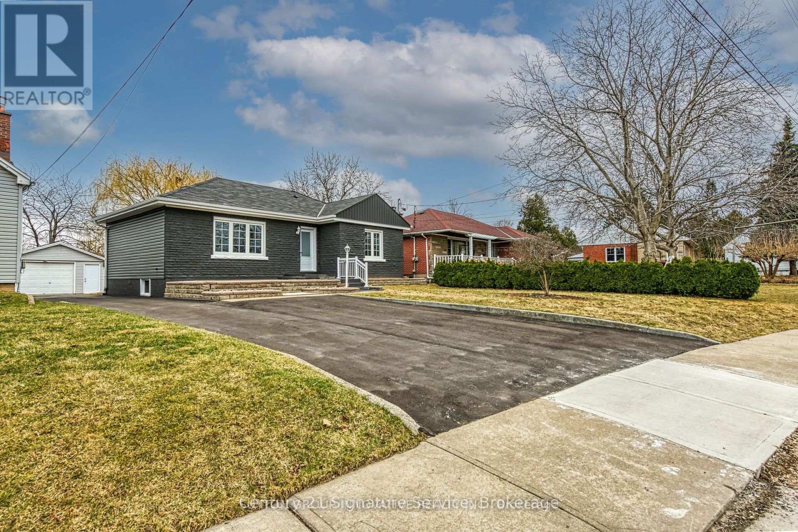 346 Pottruff Road N, Hamilton (Kentley), Ontario  L8H 2M4 - Photo 4 - X12202102