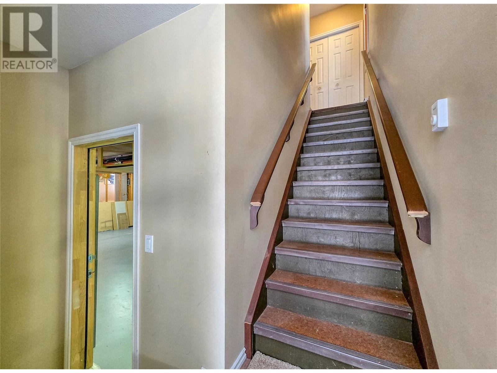 5162 Columbia River Road, Fairmont Hot Springs, British Columbia  V0B 1L1 - Photo 6 - 10351016
