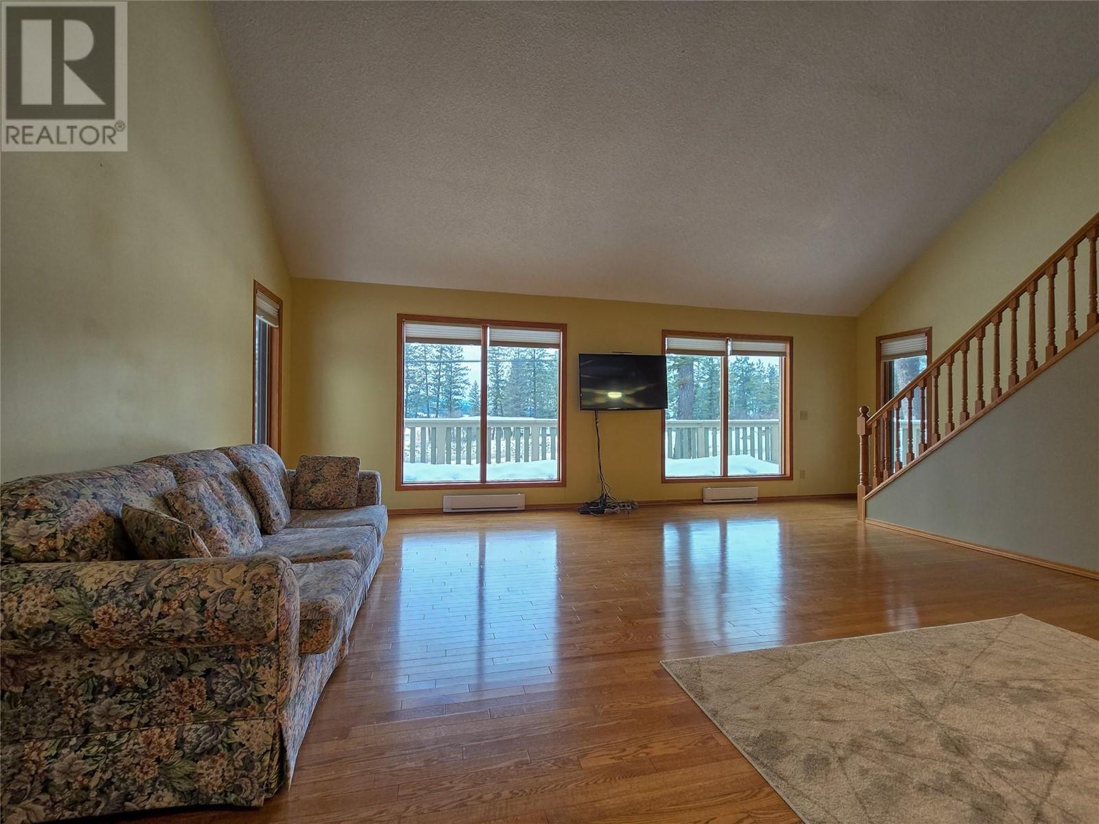 5162 Columbia River Road, Fairmont Hot Springs, British Columbia  V0B 1L1 - Photo 15 - 10351016