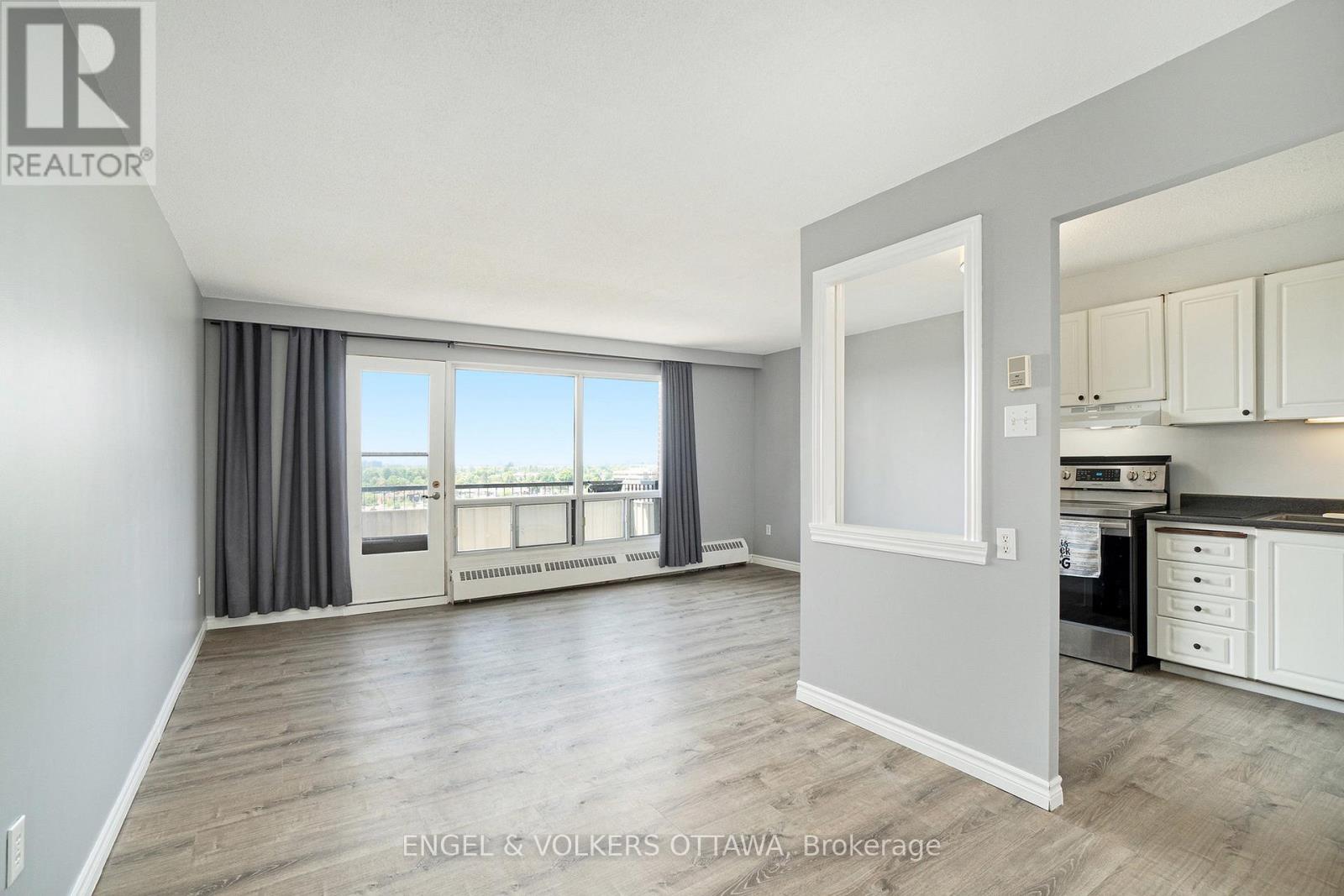 817 - 20 Chesterton Drive, Ottawa, Ontario  K2E 6Z7 - Photo 6 - X12202143