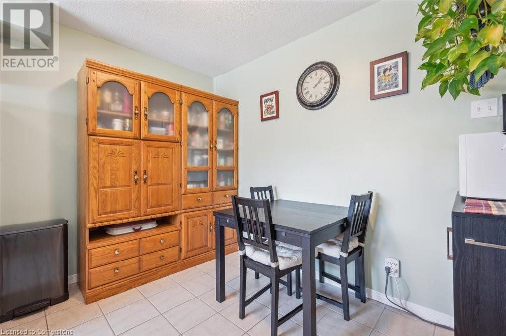 211 Veronica Drive Unit# 29, Kitchener, Ontario  N2A 2R8 - Photo 5 - 40738352