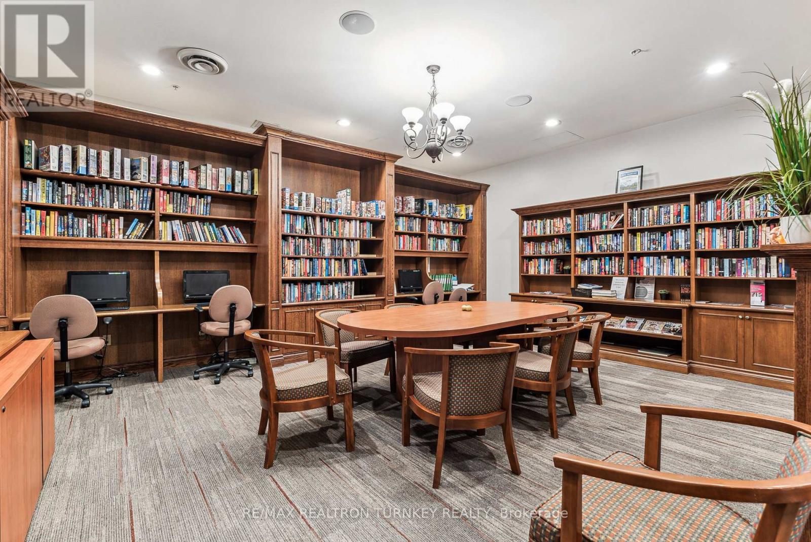 2 Suggs Lane, Whitchurch-Stouffville, Ontario  L4A 0K6 - Photo 40 - N12102730