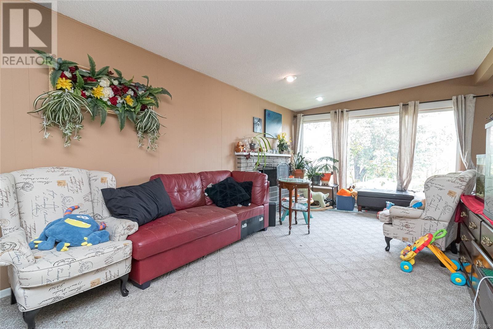 Property at 915 Rex Rd image 3