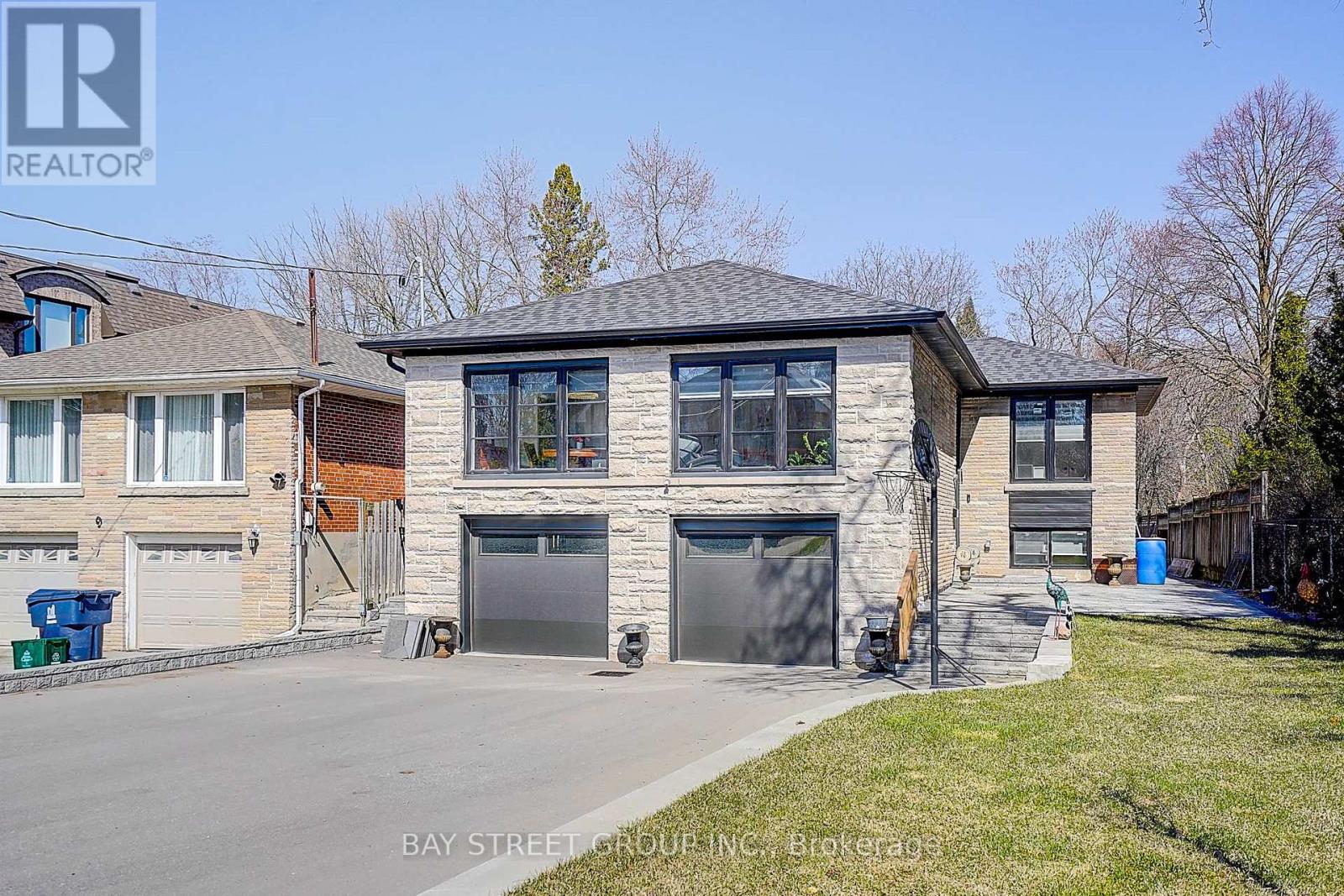 7 Caswell Drive, Toronto (Newtonbrook East), Ontario  M2M 3M1 - Photo 5 - C12202170