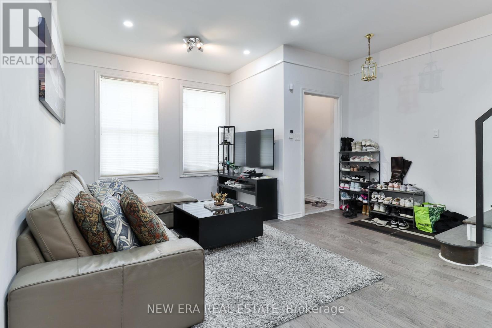 242 George Street, Toronto, Ontario  M5A 2N1 - Photo 10 - C12202181