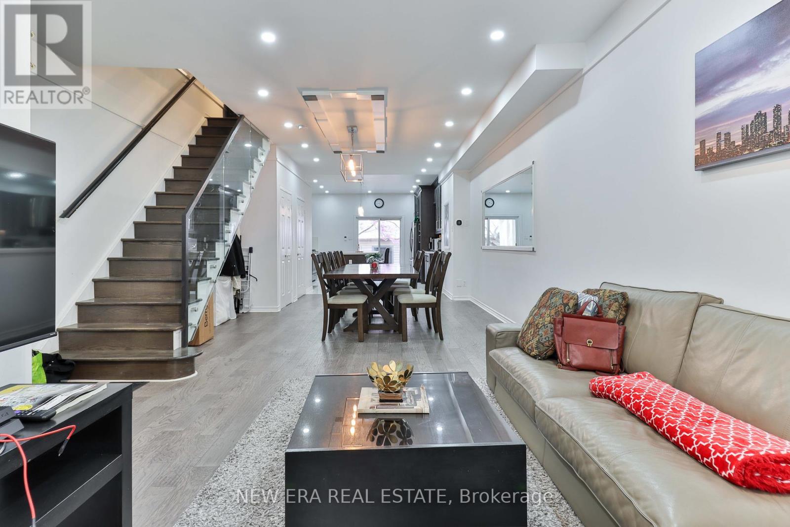 242 George Street, Toronto, Ontario  M5A 2N1 - Photo 2 - C12202181