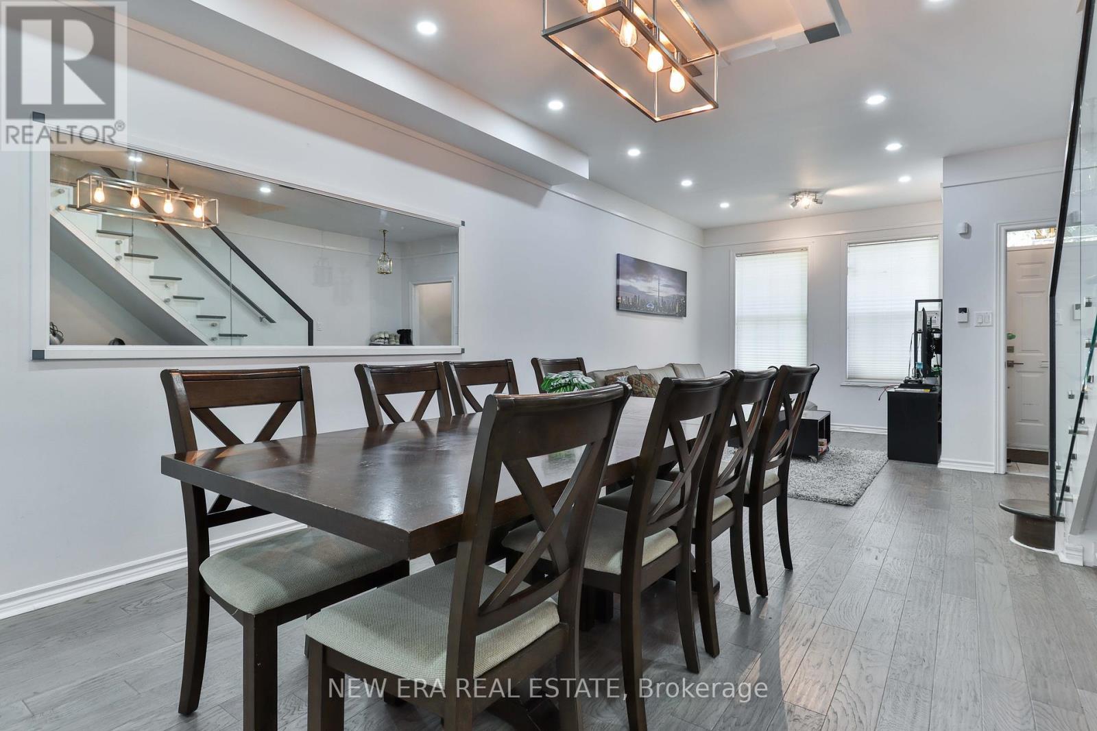 242 George Street, Toronto, Ontario  M5A 2N1 - Photo 3 - C12202181