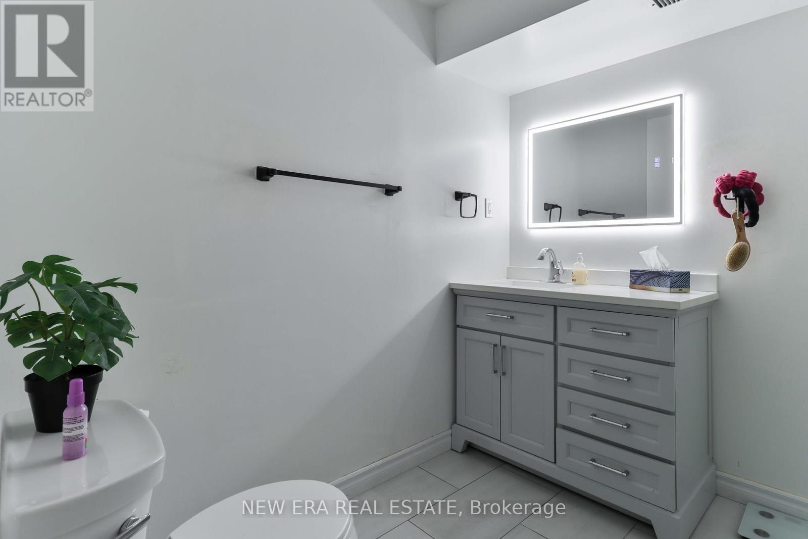 242 George Street, Toronto, Ontario  M5A 2N1 - Photo 31 - C12202181