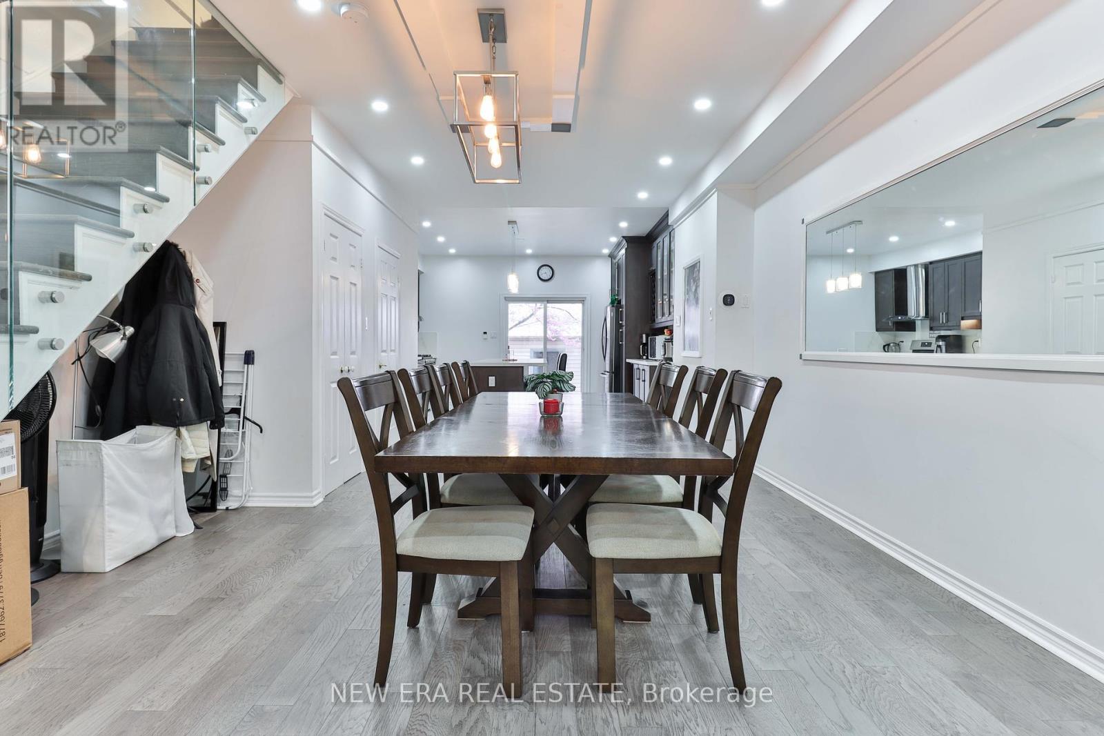 242 George Street, Toronto, Ontario  M5A 2N1 - Photo 4 - C12202181