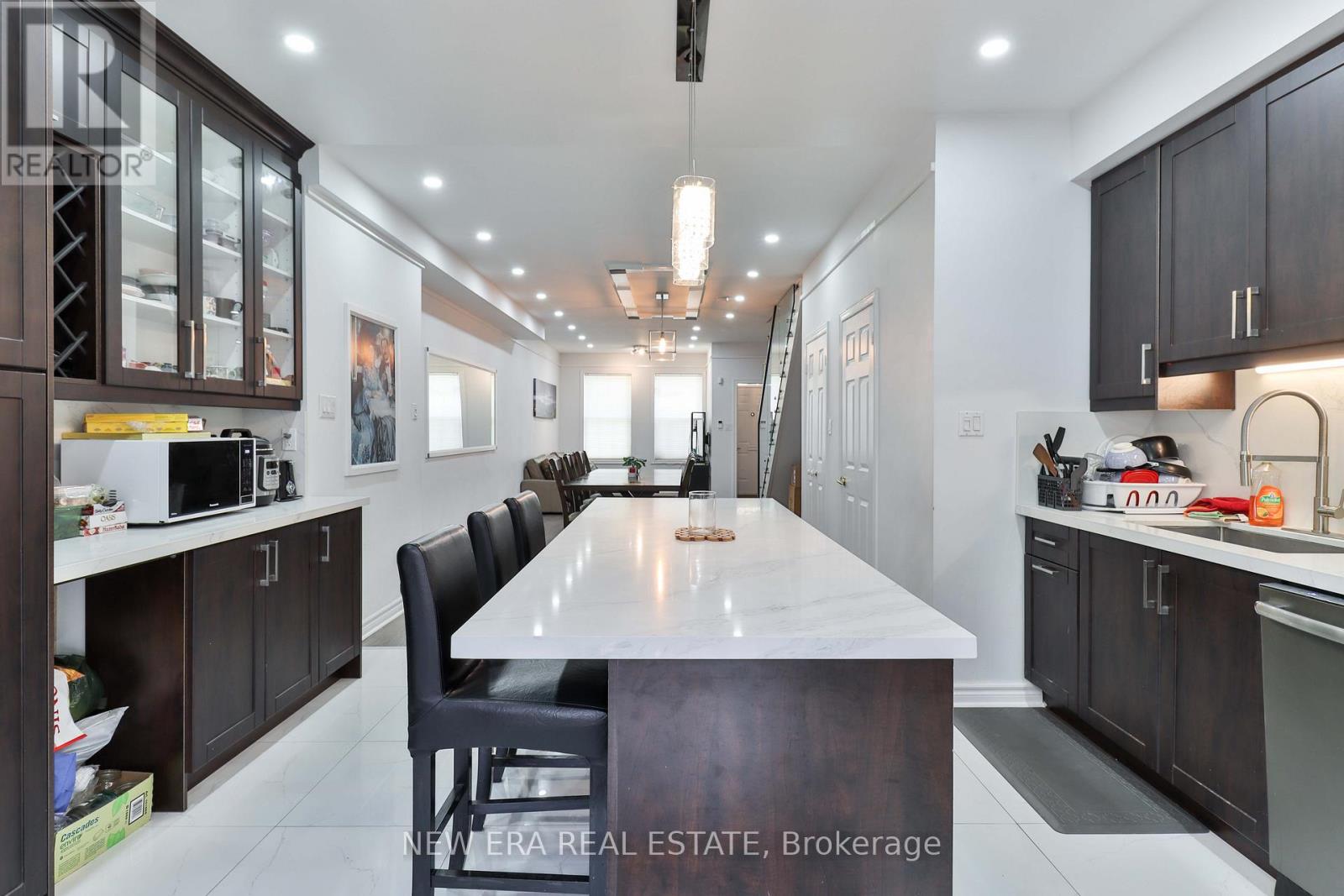 242 George Street, Toronto, Ontario  M5A 2N1 - Photo 7 - C12202181