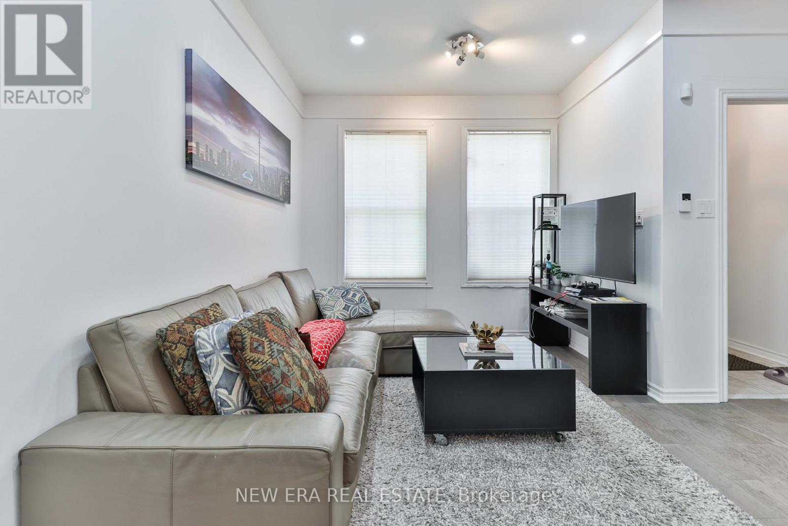 242 George Street, Toronto, Ontario  M5A 2N1 - Photo 9 - C12202181