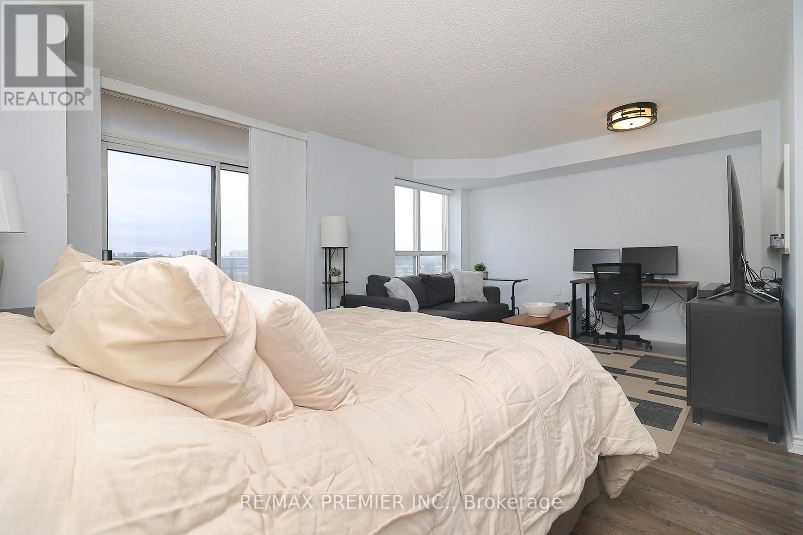 721 - 650 Lawrence Avenue, Toronto, Ontario  M6A 3E8 - Photo 4 - C12196050
