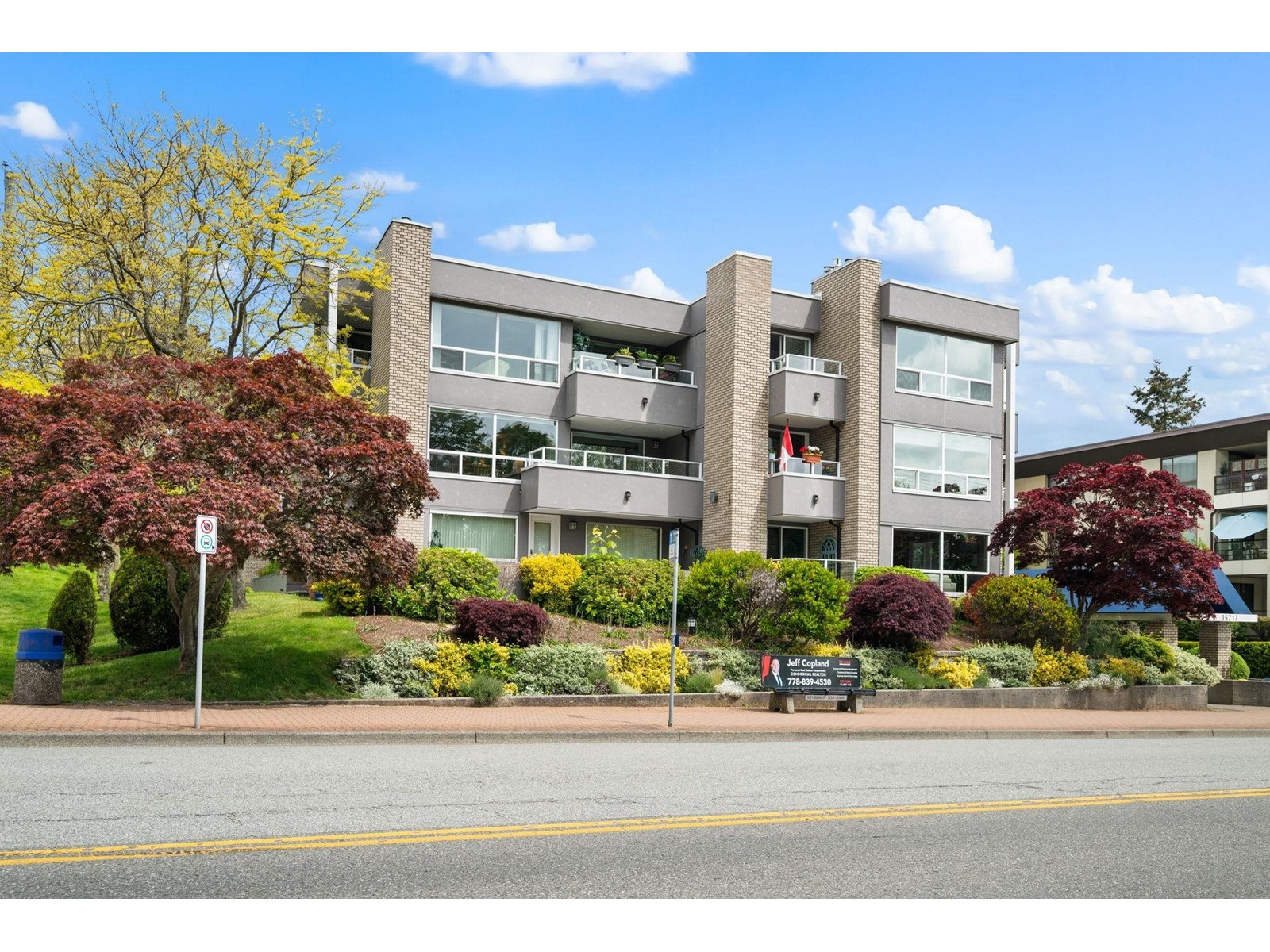 Property at 304 15717 MARINE DRIVE image 2