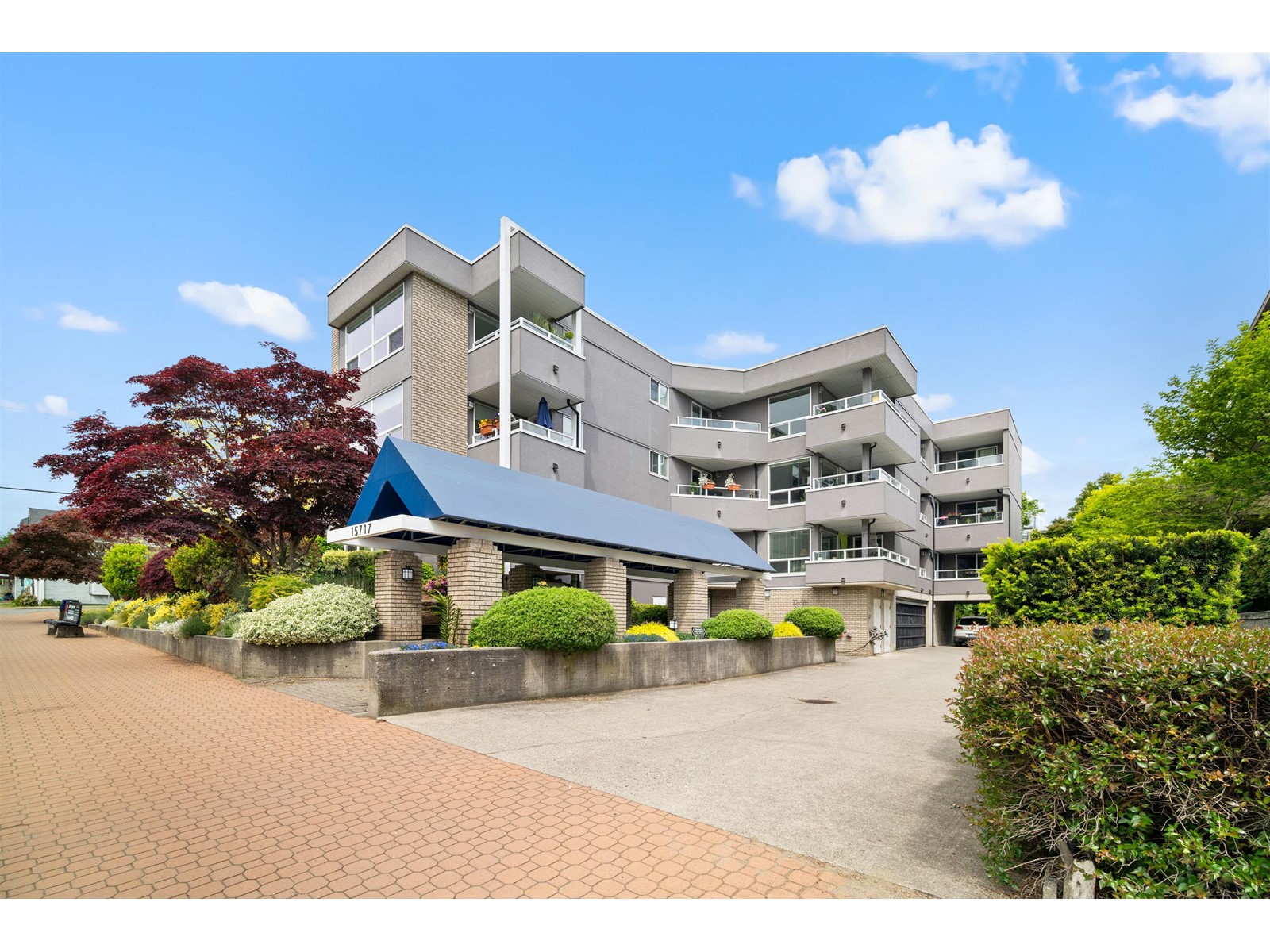 Property at 304 15717 MARINE DRIVE image 4