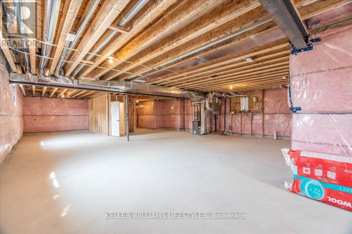 39 East Glen Drive, Lambton Shores, Ontario  N0M 1B0 - Photo 38 - X12202253