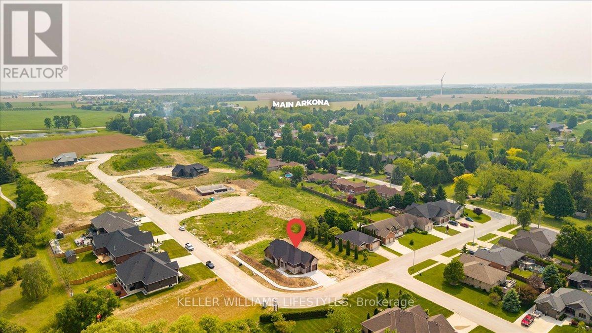 39 East Glen Drive, Lambton Shores, Ontario  N0M 1B0 - Photo 44 - X12202253